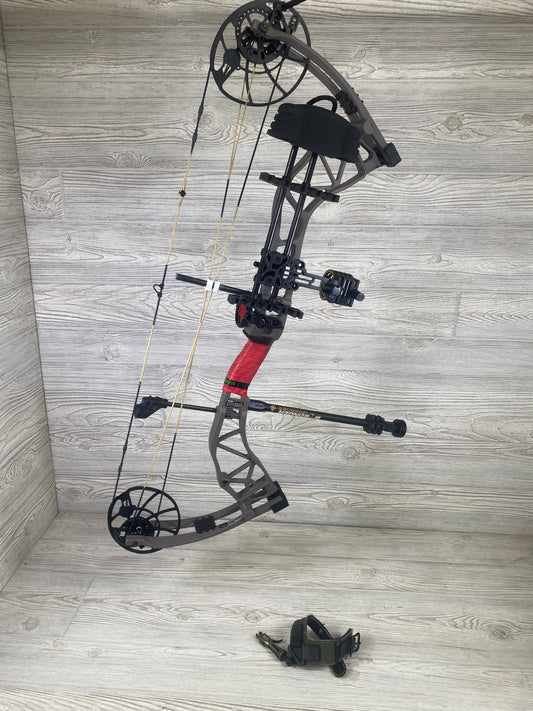 Used Bear Legend XR RH Gray Package