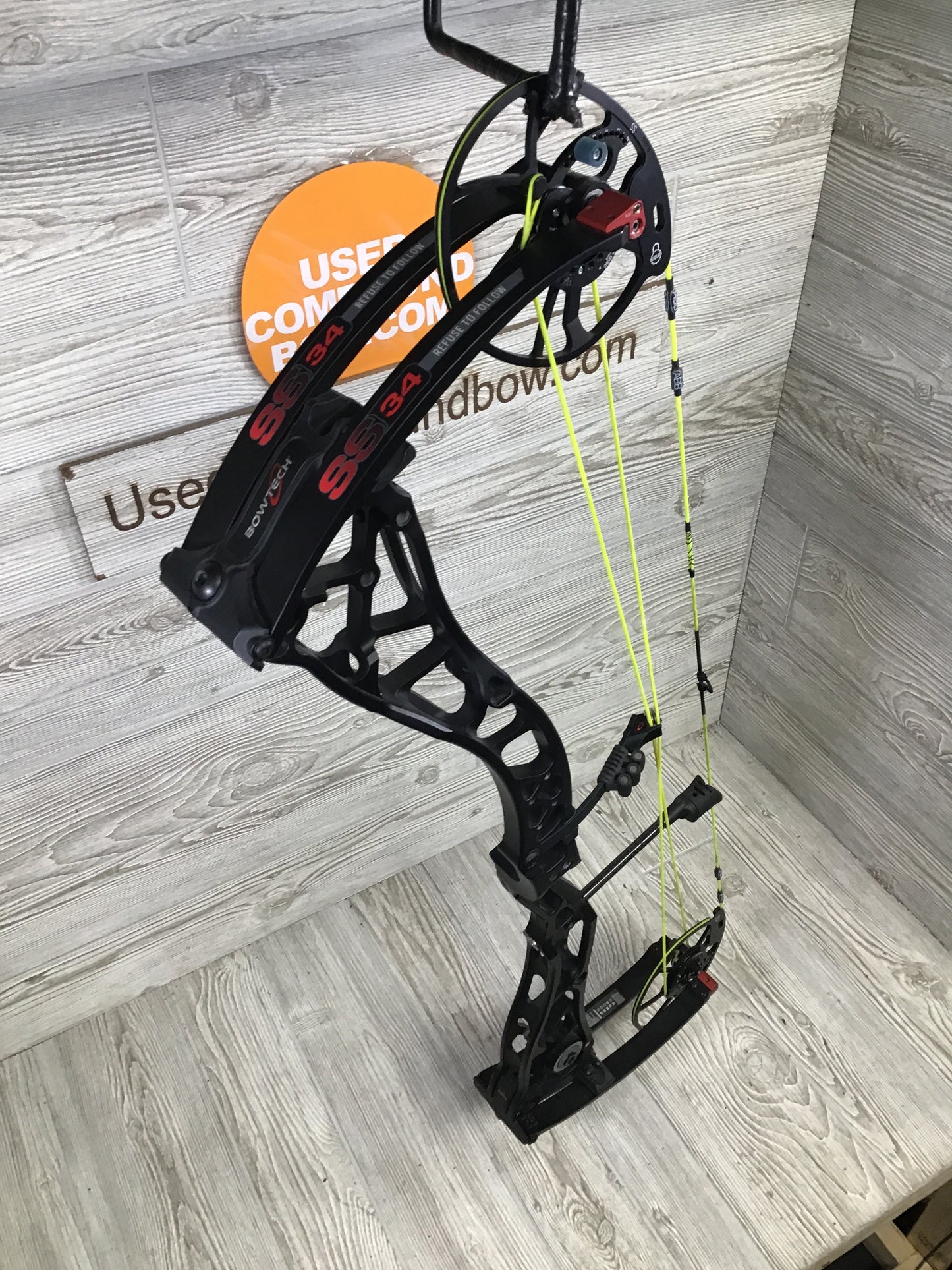 Used Bowtech SS34 Left Handed Black 26-31.5 60-70#