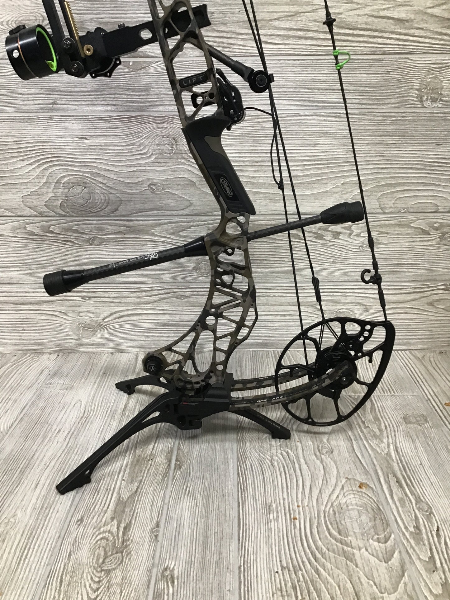 Used Mathews Lift RS Right Handed Bottomlands PACKAGE