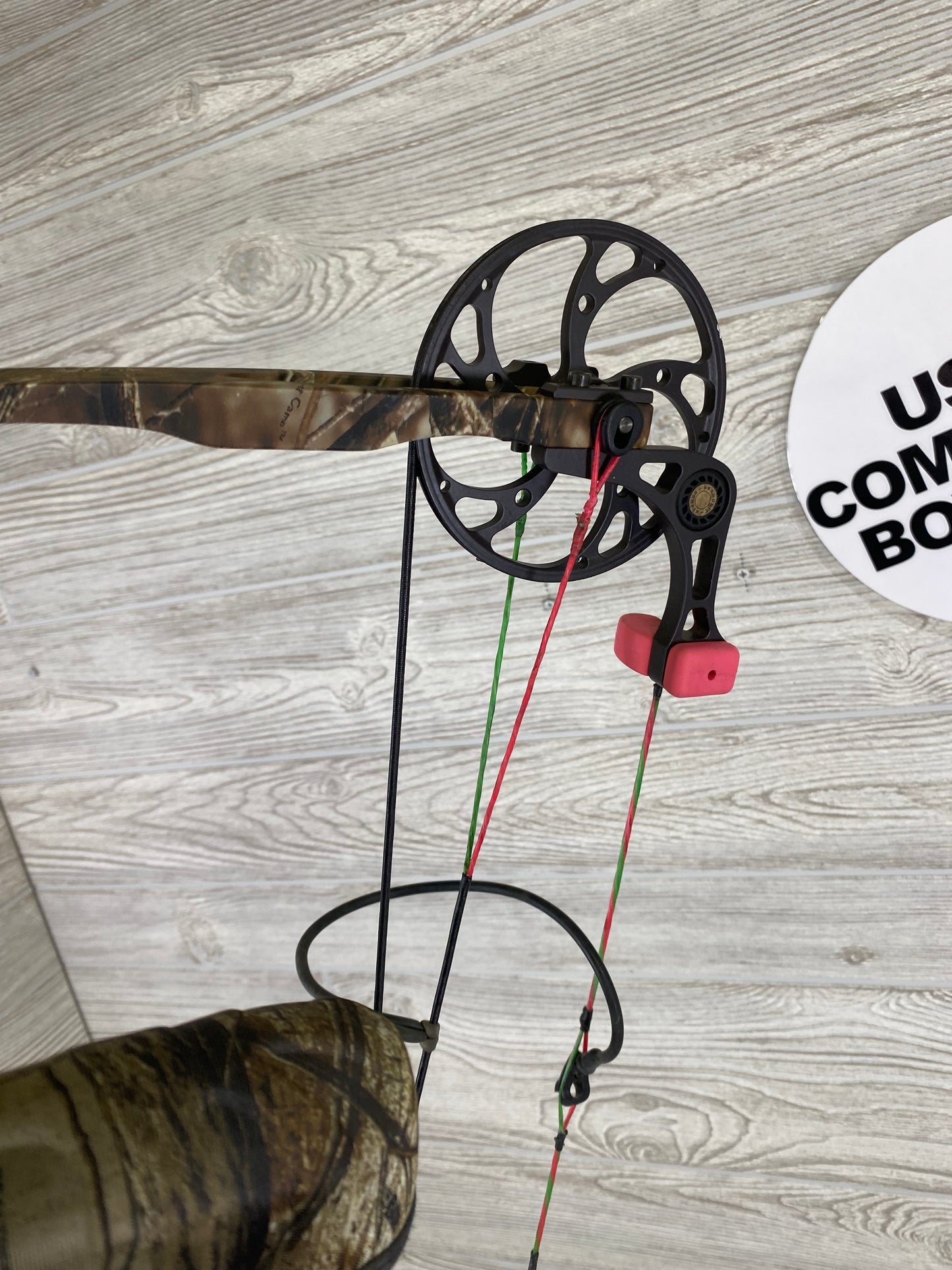 Used Mathews Reezen 7.0 Left Handed 70# 27.5"