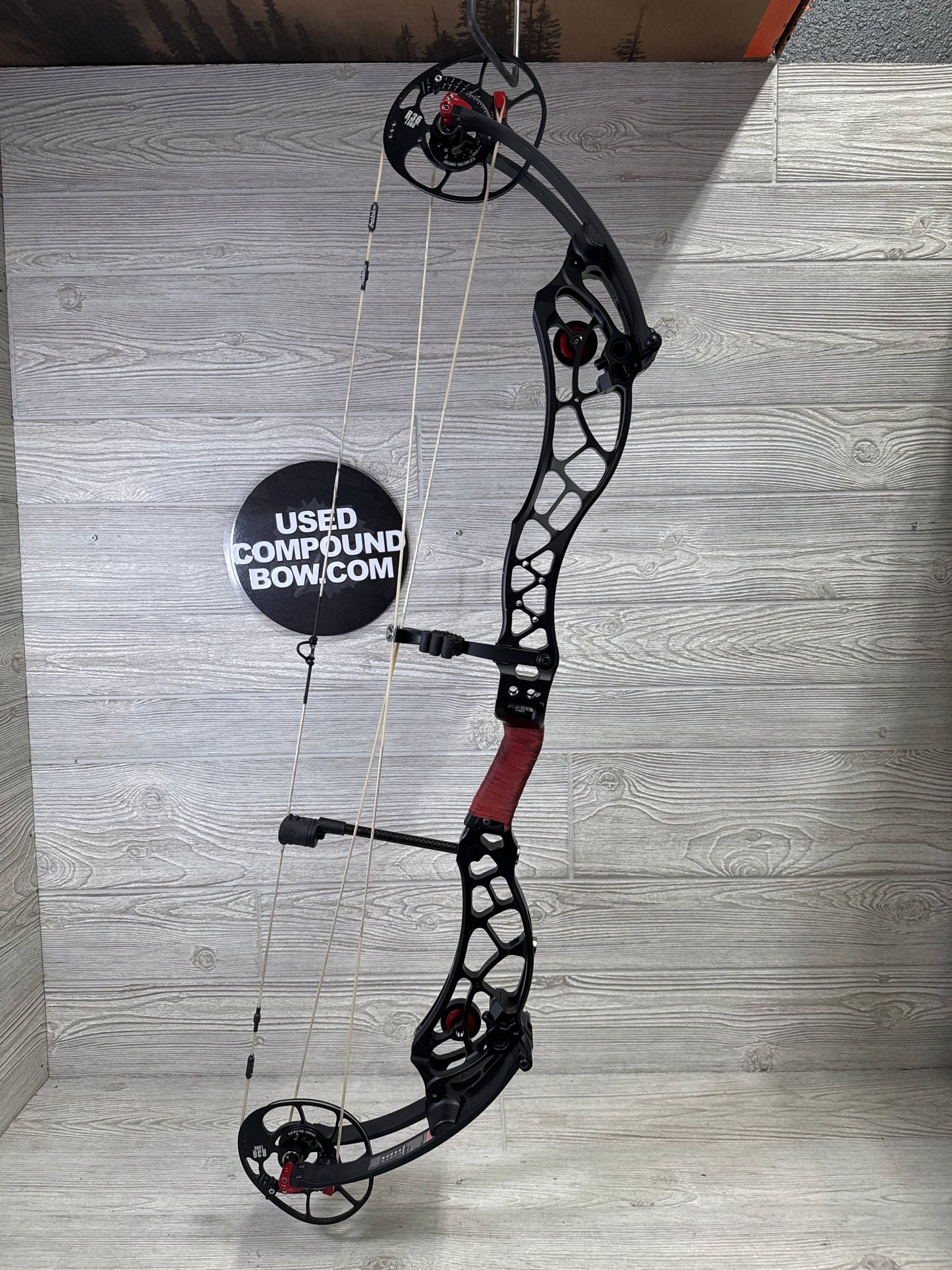 Used Bowtech Reckoning 36 Gen 2 (Long Cam) 60lb Black Bow