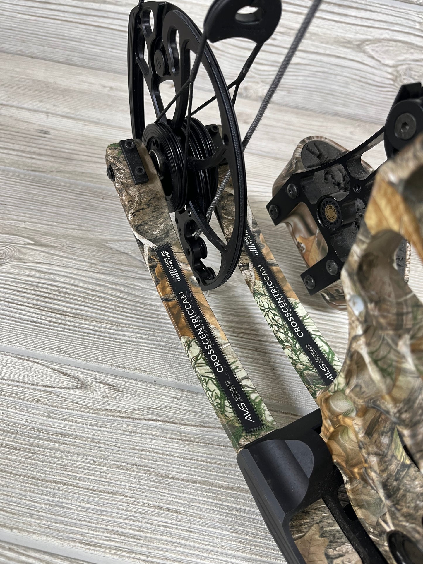 Used Mathews Vertix 30.5" 70lb RH Realtree Edge Bow Pkg