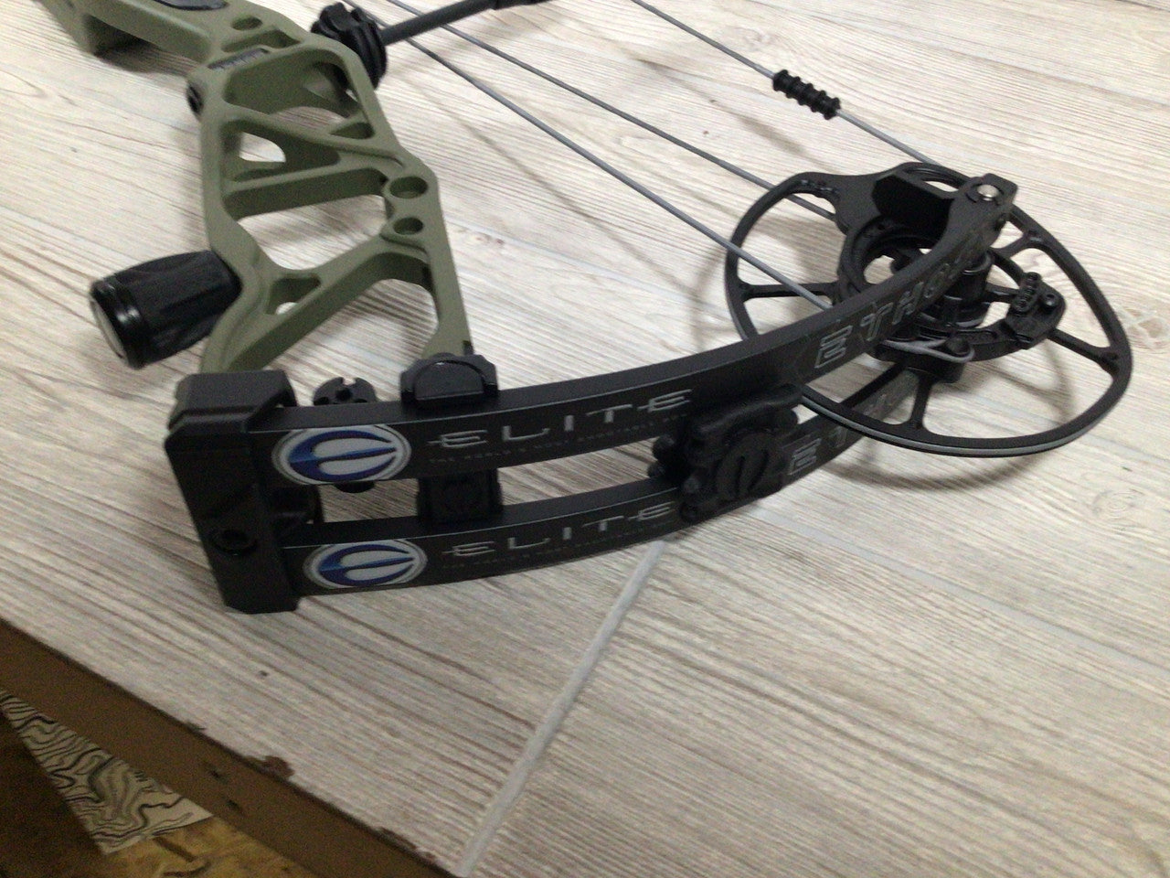 Elite Ethos Od Green RH 70# Bow
