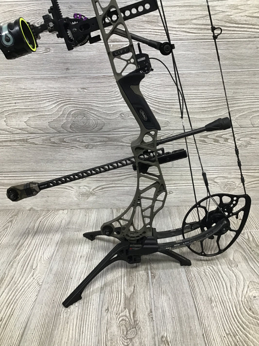 Used Mathews LIFT X 29.5 LOADED package 29.5/70# Ambush riser/Kuiu Limbs