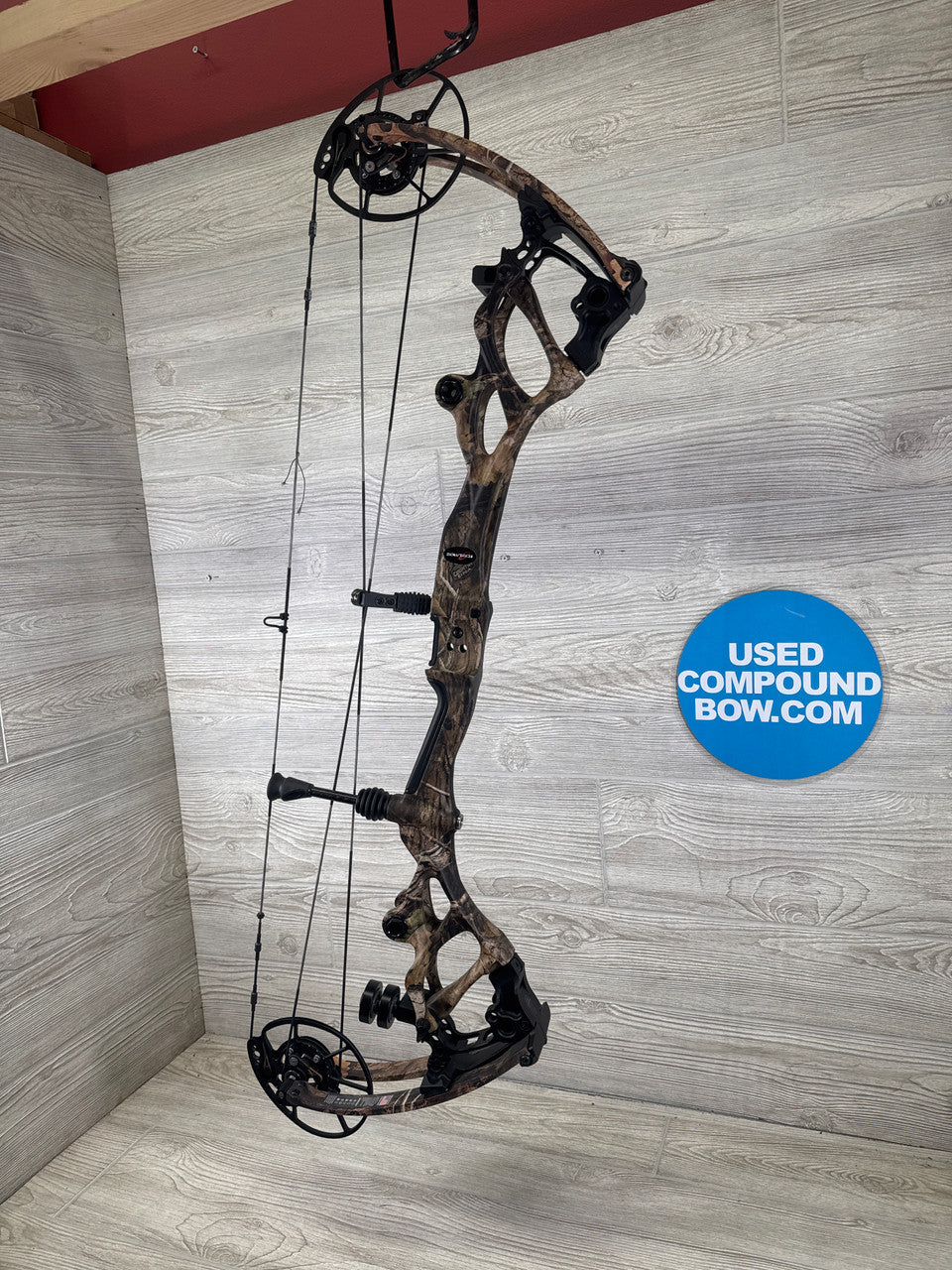 Bowtech Carbon One X 60-70# LH Mossy oak Camo