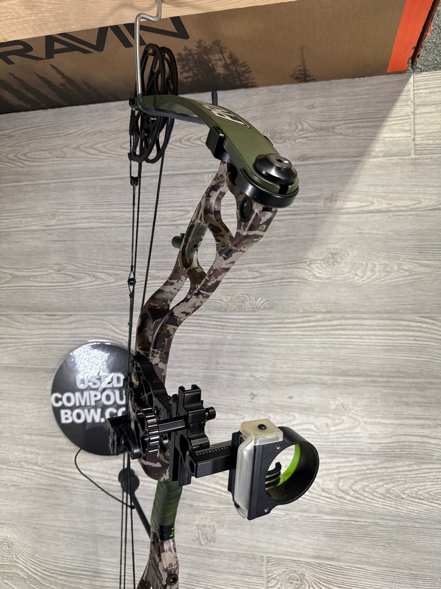 Used Prime Centergy 60-70# 28.5" Right Handed Camo/ Green Limb package