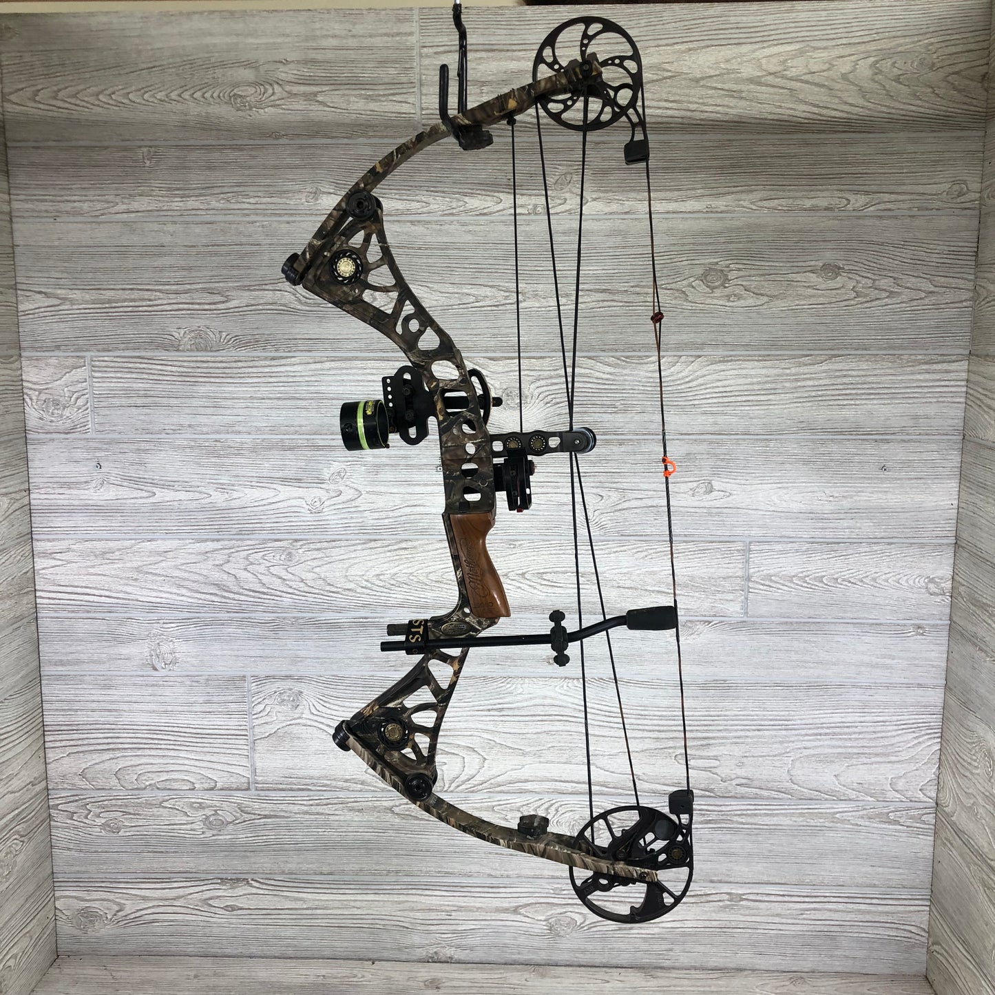 Mathews DXT right hand package 60-70# 27" DL