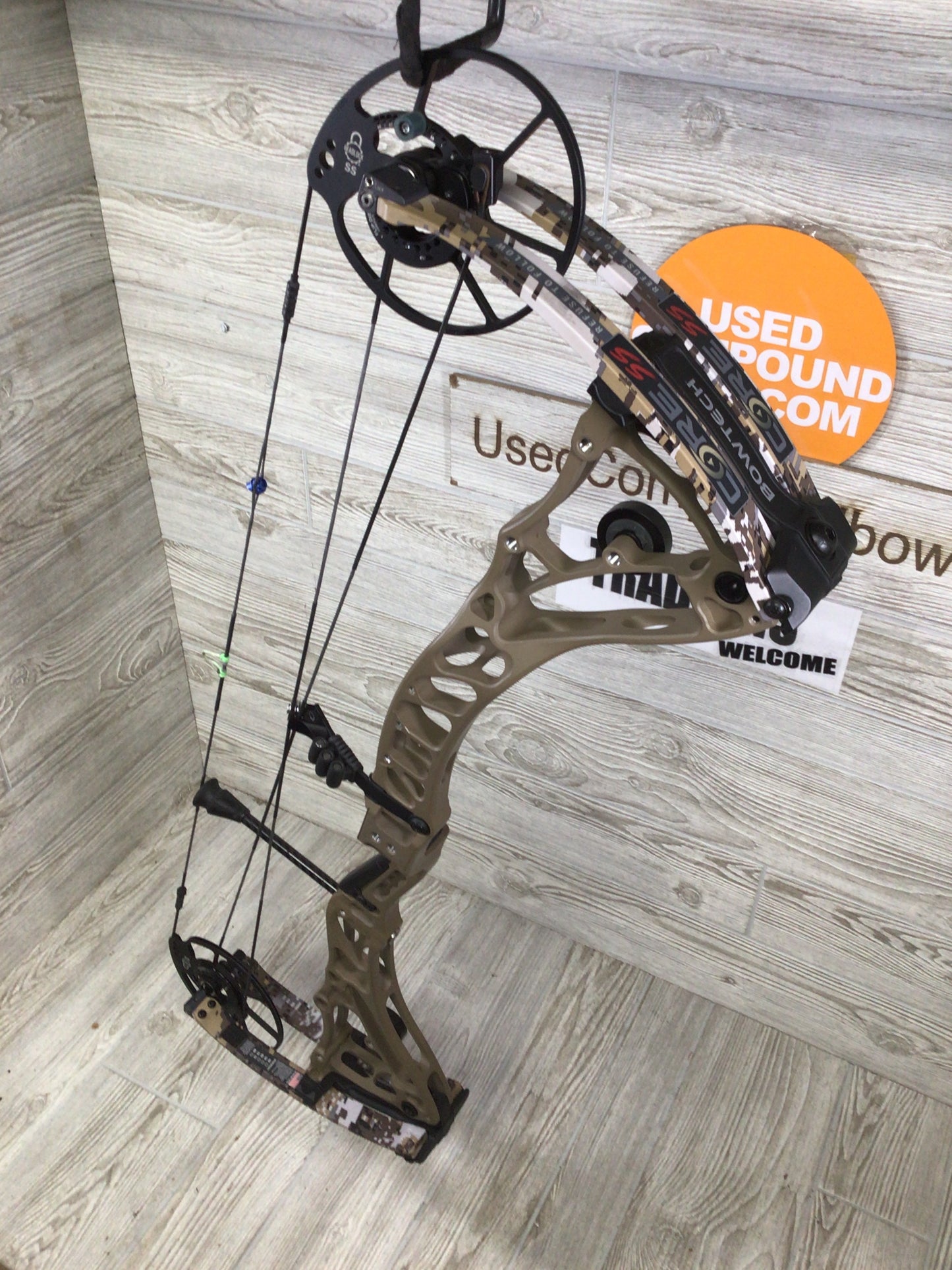 Bowtech Core SS 60-70# Flat Dark Earth/ Elevated 2 limbs 60-70#