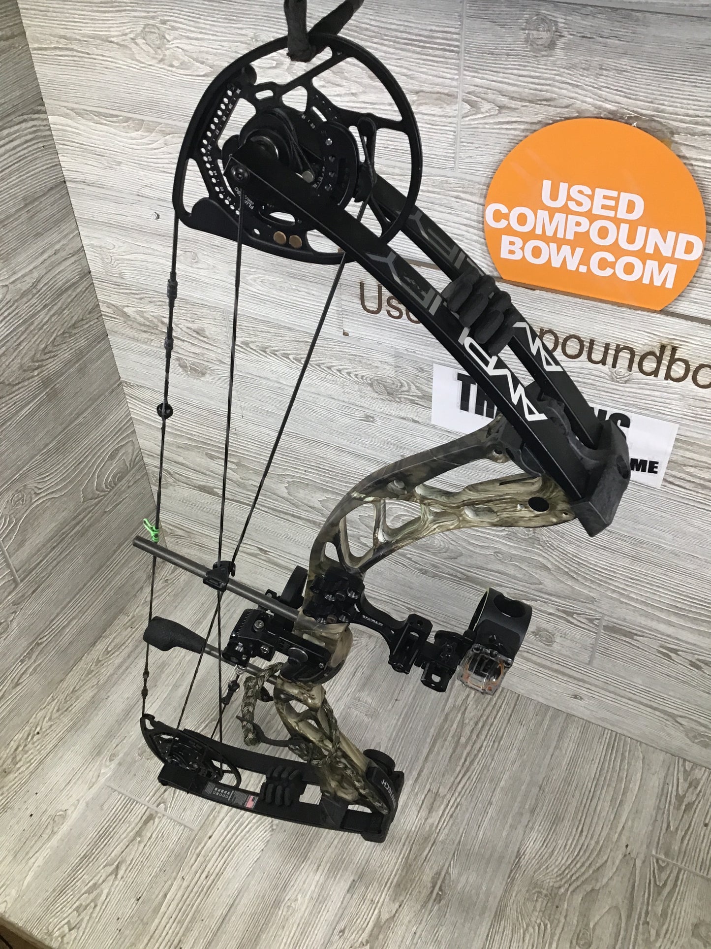 Bowtech Amplify Right Handed 21"-30" 8-70# Camo Package