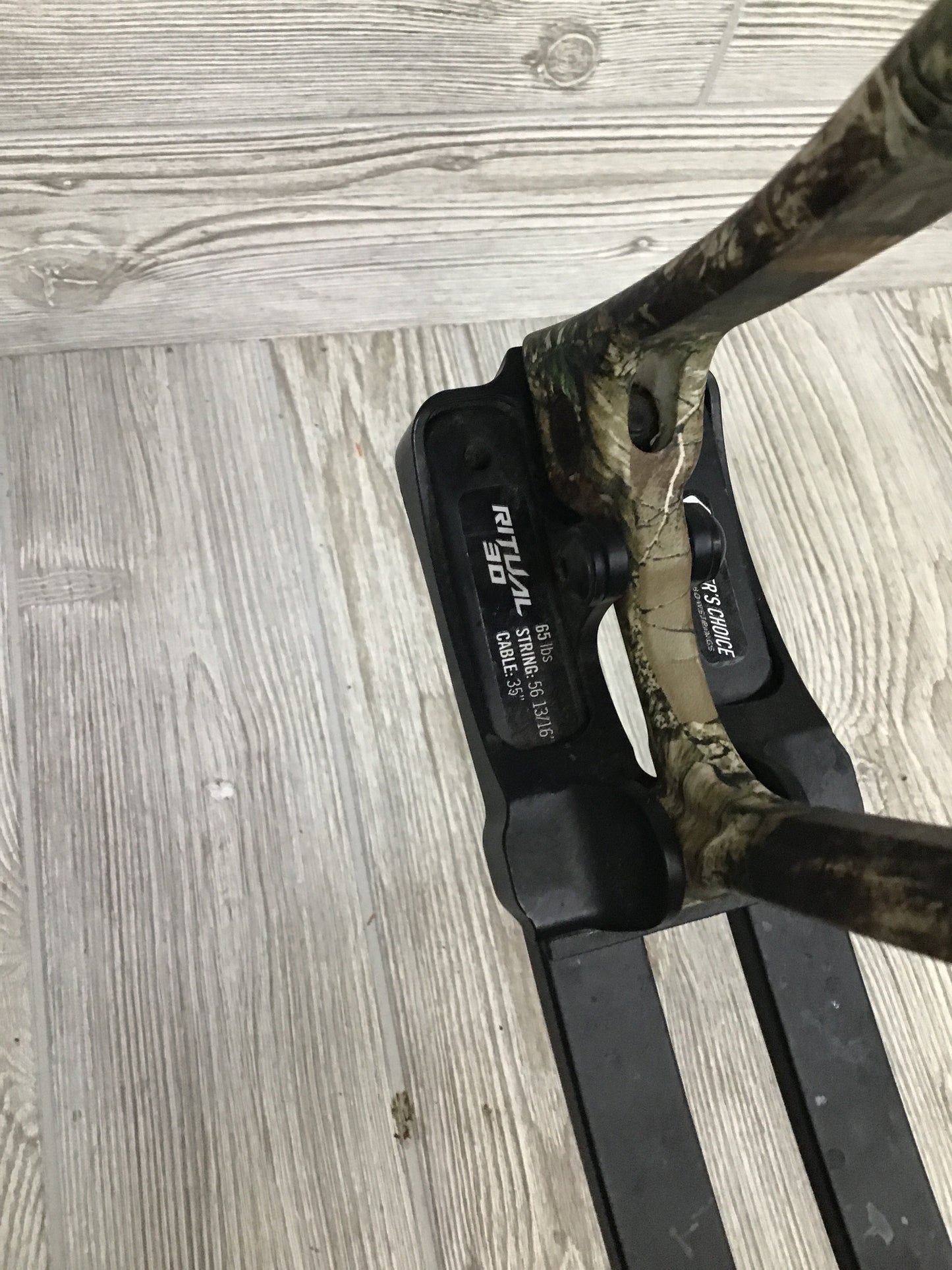 Elite Ritual 30 RH 55-65# 25.5-30" Camo PKG