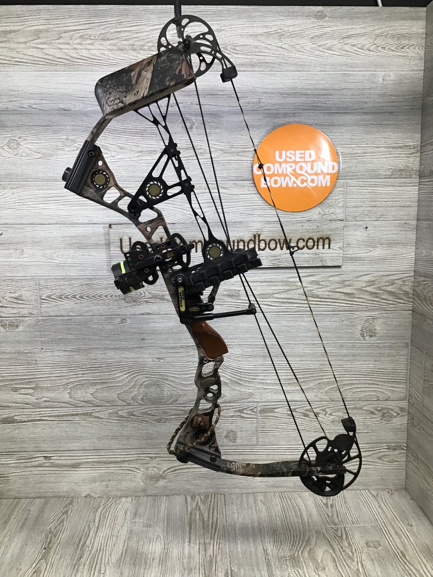 Mathews Outback 30" 60lb Left Handed bow Package
