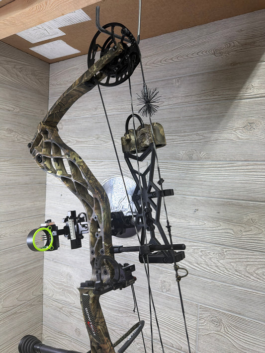 Bowtech Carbon Zion RH Camo Right Handed 60-70 25.5-30.5 PKG