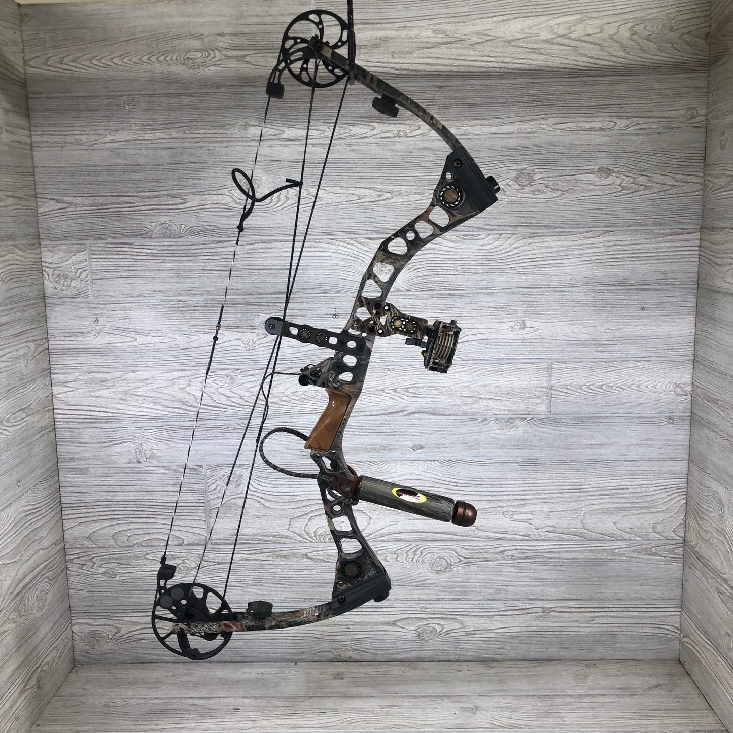 Mathews Switchback Right Handed 30" 60-70# Package USED