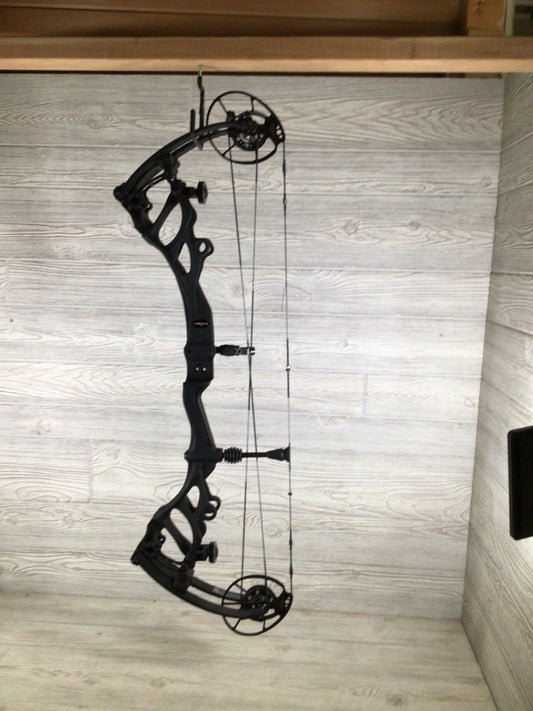 Bowtech Carbon One X 60-70# RH Black