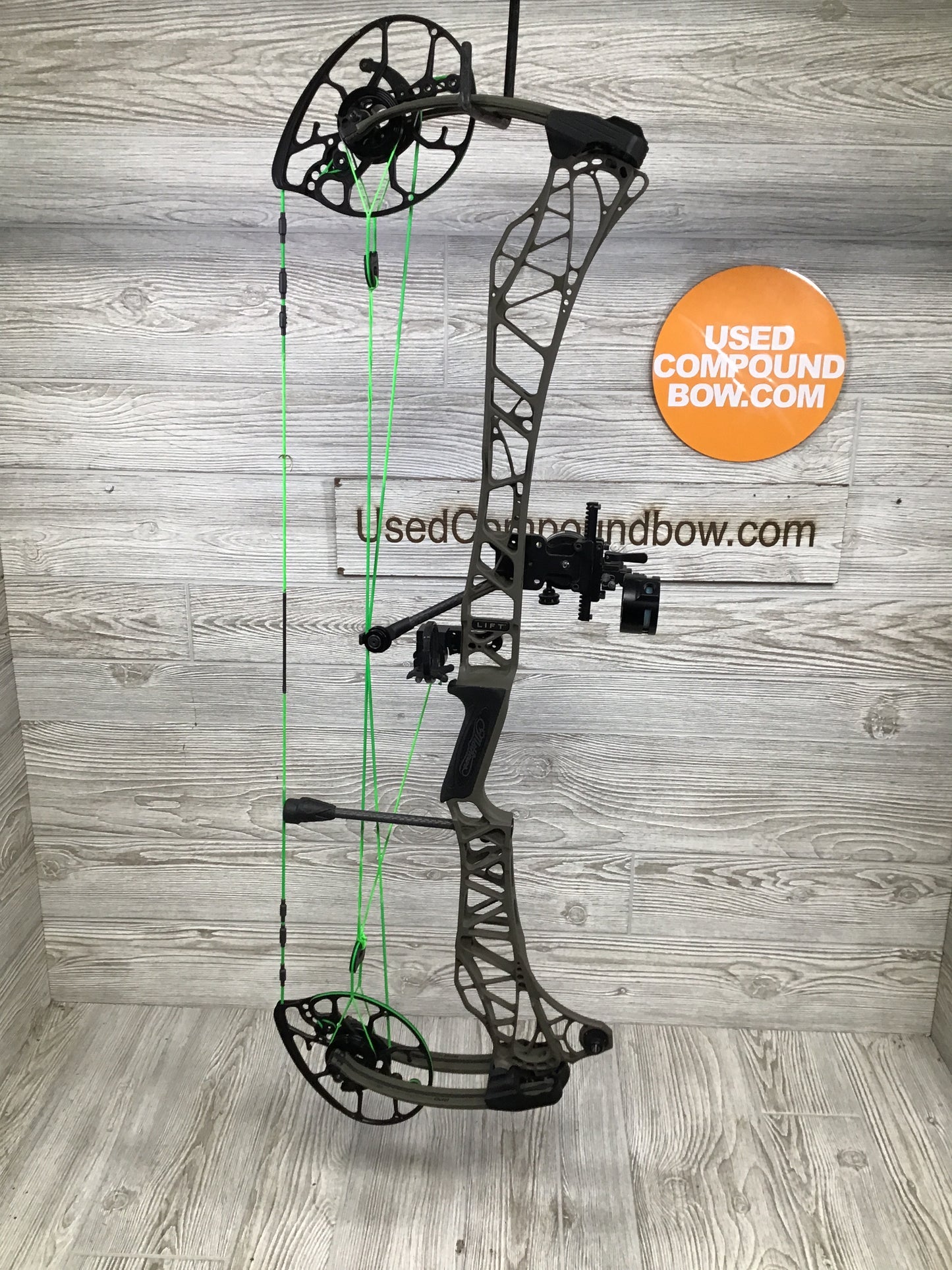 Mathews LIFT 33 Green Ambush LH Bow Hunter Package
