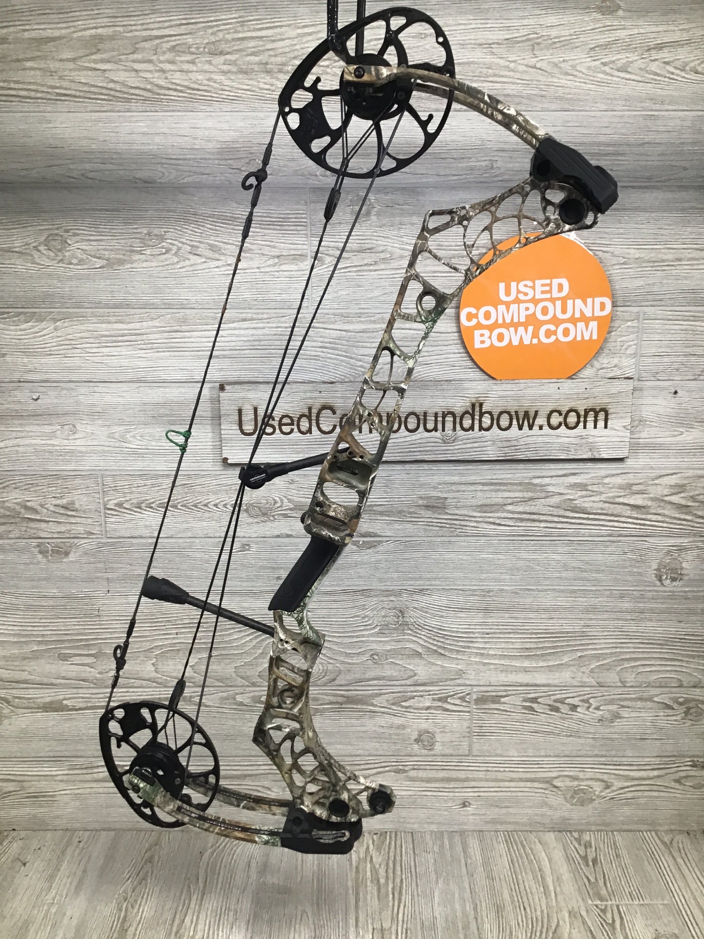 Used Mathews V3X 29 Right Handed Realtree Edge