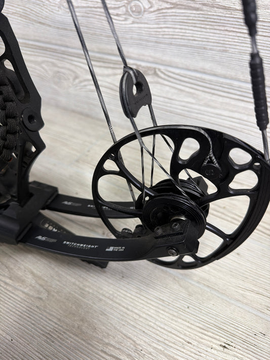 Used Mathews V3 27 Black RH PKG