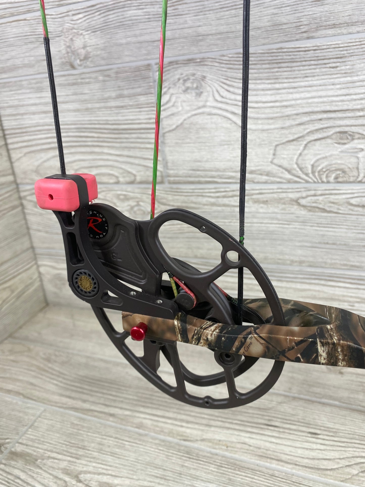 Used Mathews Reezen 7.0 Left Handed 70# 27.5"