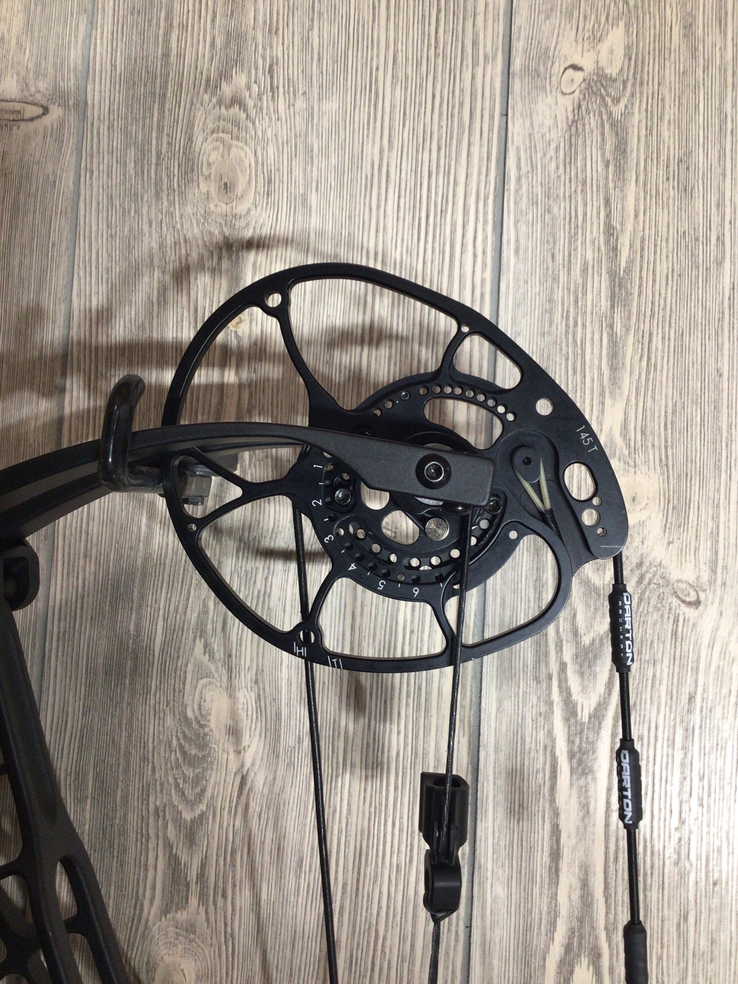 Darton Sequel 31 ST2 Right Handed 60-70 Black Bow