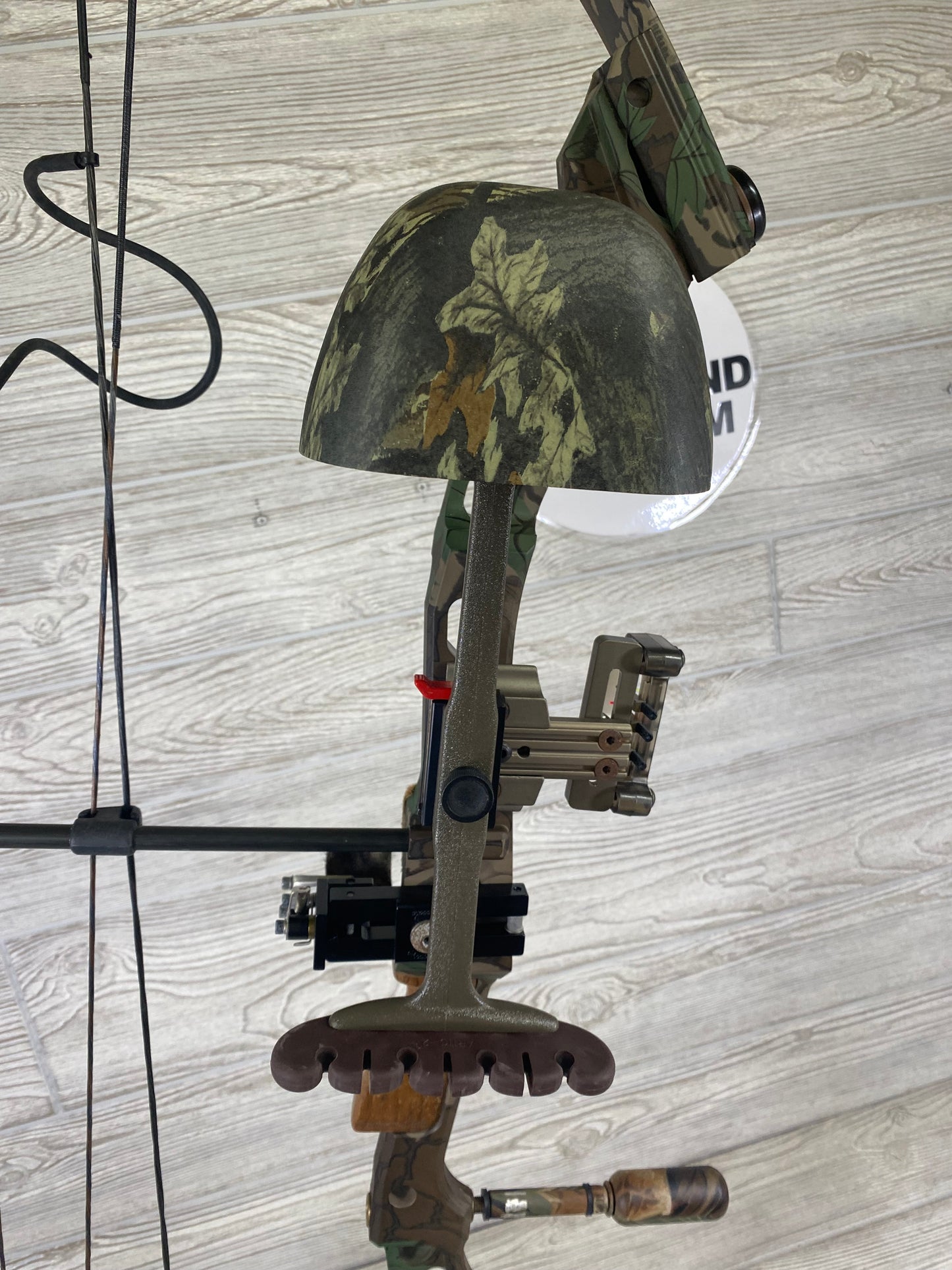 Used Mathews Conquest Light 31" 70lb Right Handed Bow Package