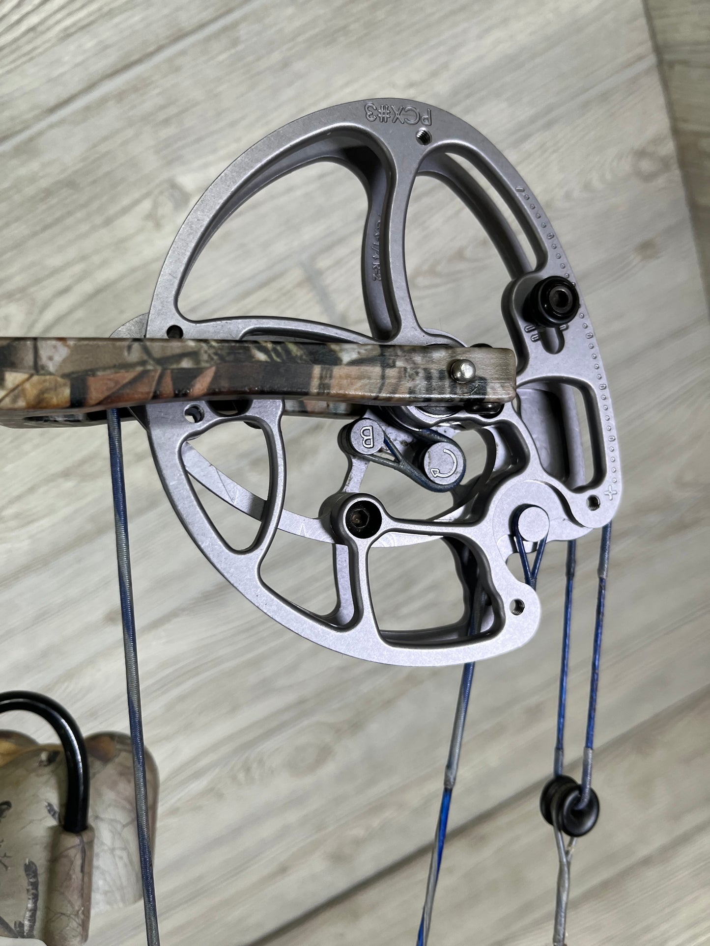 Used Prime Defy RH 29" 50-60# PKG