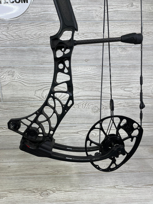 Mathews Phase 4 33 Black RH BOW ONLY