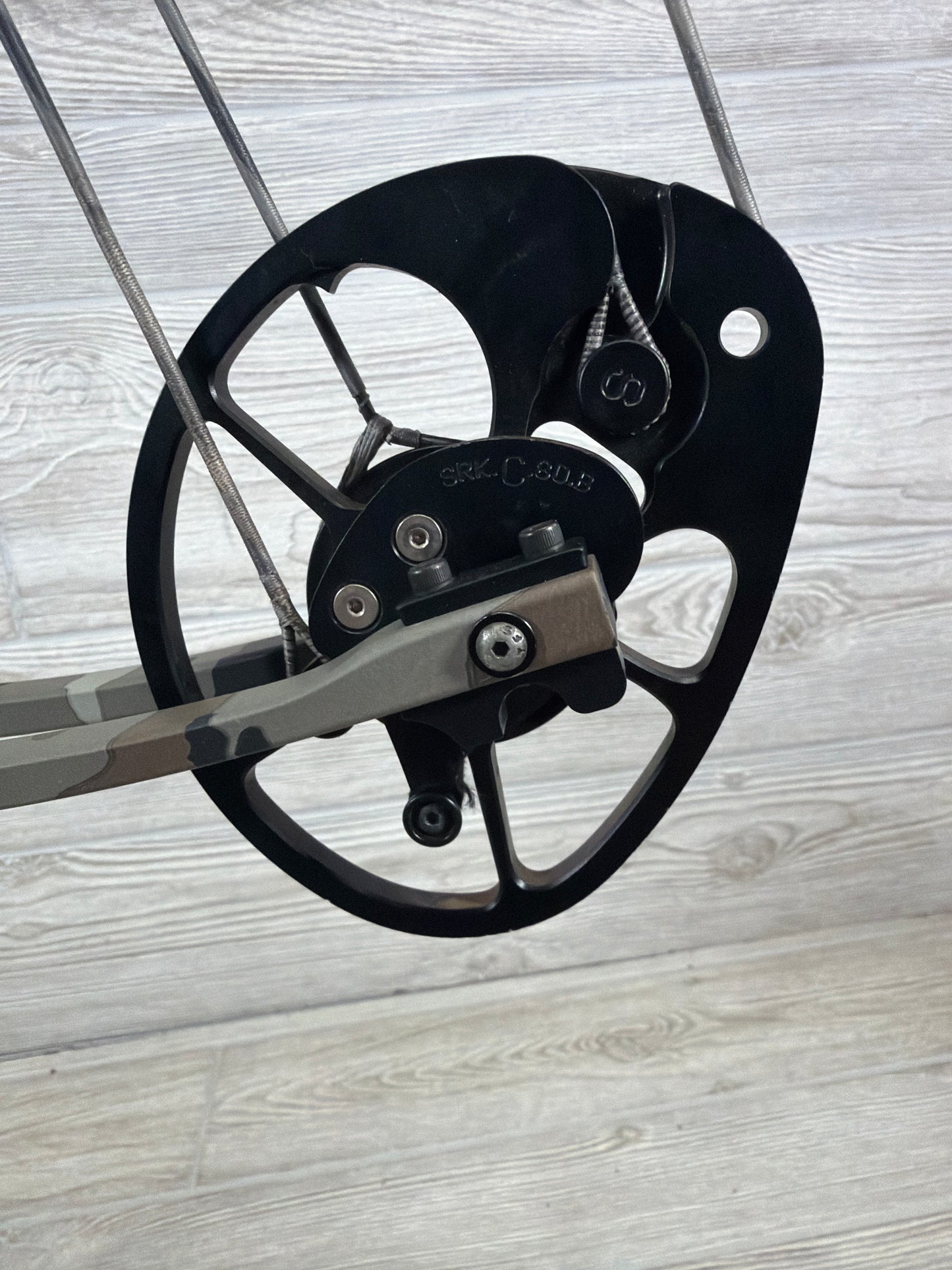 Used Mission MXR 28.5" 70lb Left Hand Camo Bow