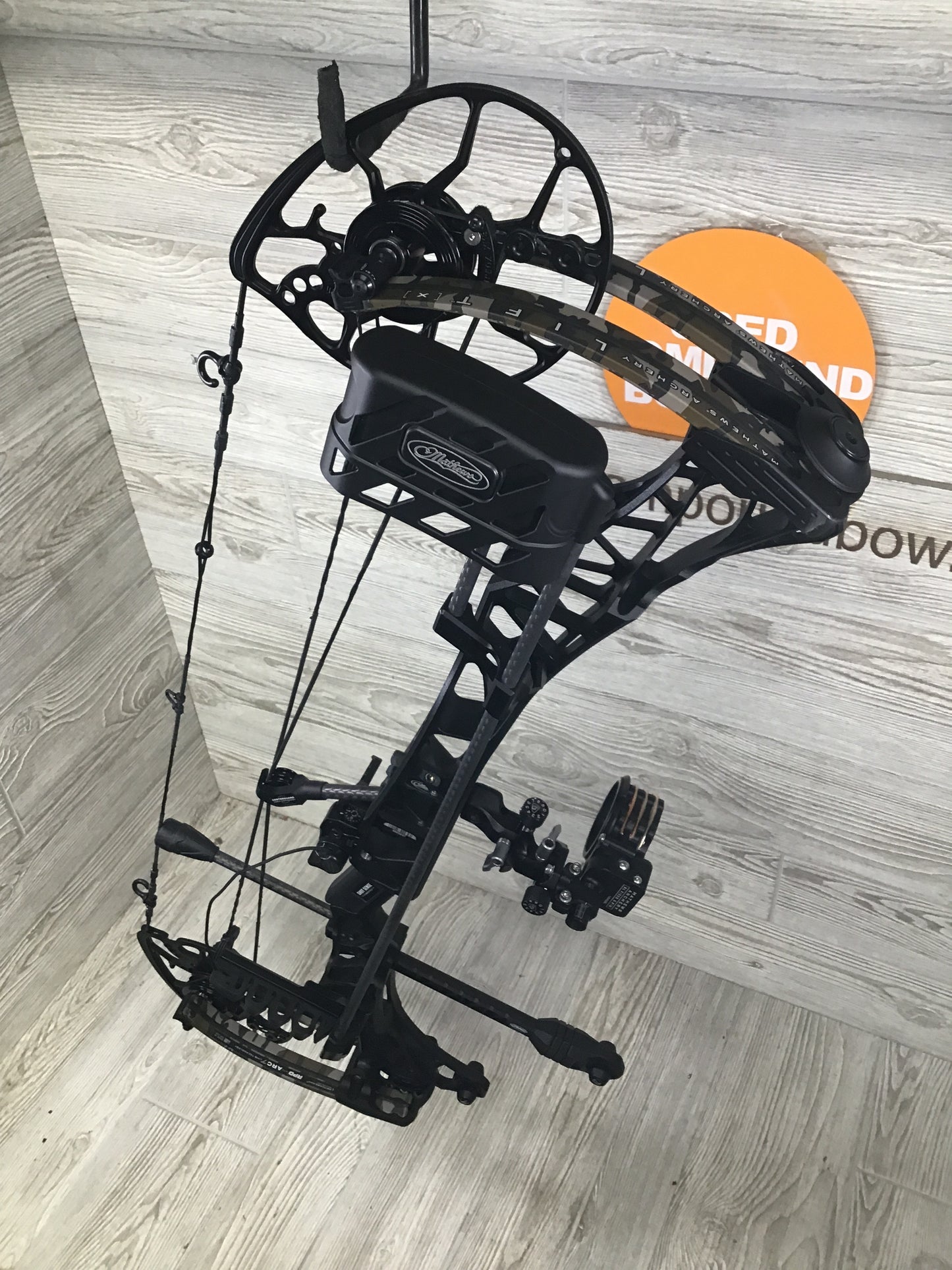 Used Mathews Lift X 29.5 Right Hand Black riser/ Bottomland limbs 30/70 LOADED WITH NEW ACCESSORIES