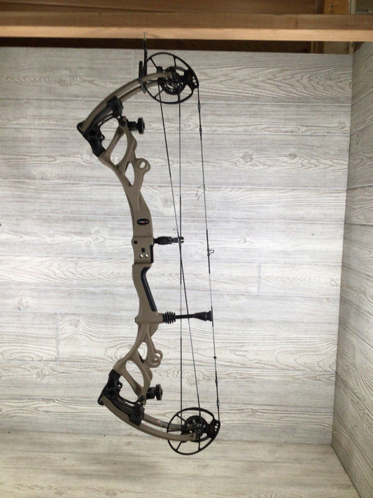 Bowtech Carbon One X 60-70# RH Flat Dark Earth
