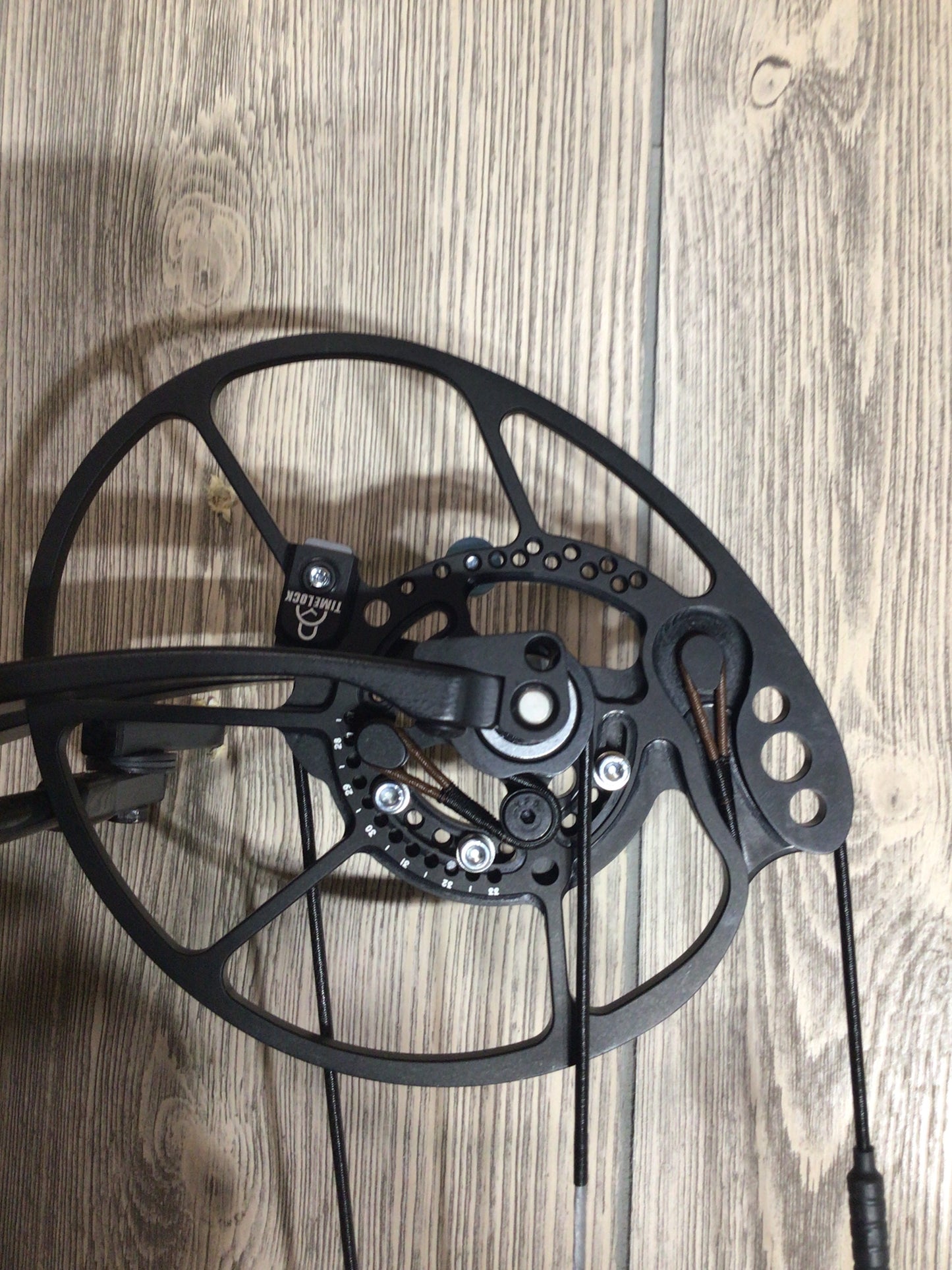 Bowtech Proven 34 LD Black 70# 32" Bow