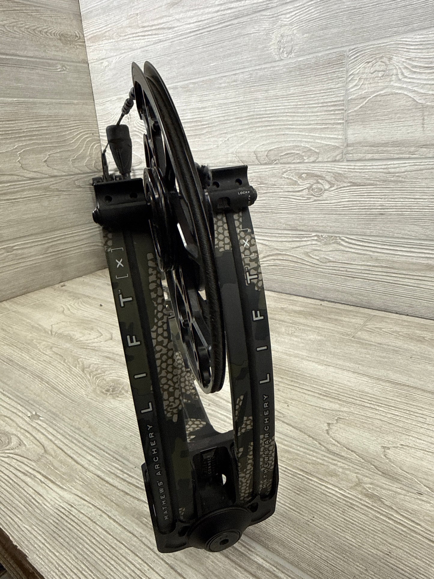 Used Mathews Lift X 33 Right Hand Kuiu Verde