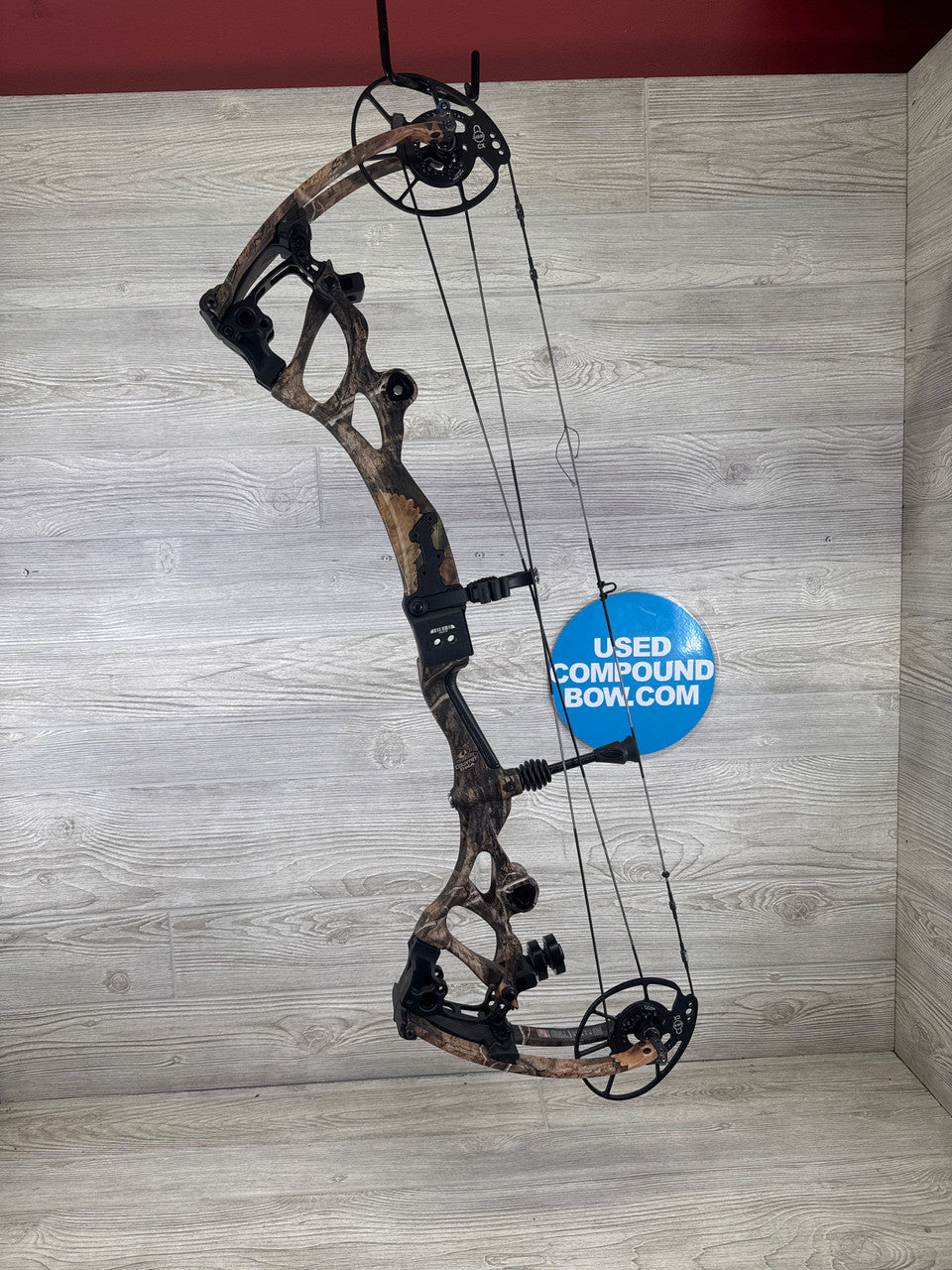 Bowtech Carbon One X 60-70# LH Mossy oak Camo