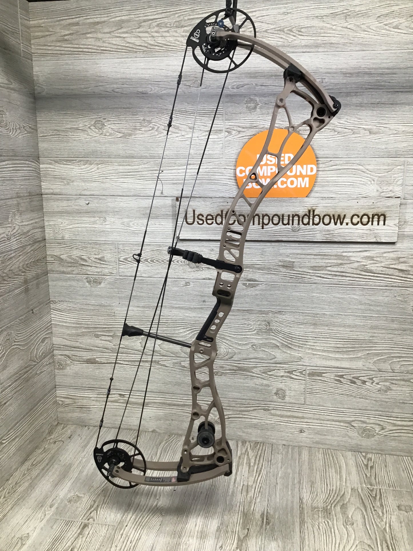 Bowtech Proven 34 Sandstone Medium Cam Right Handed 25-30" 60-70lbs