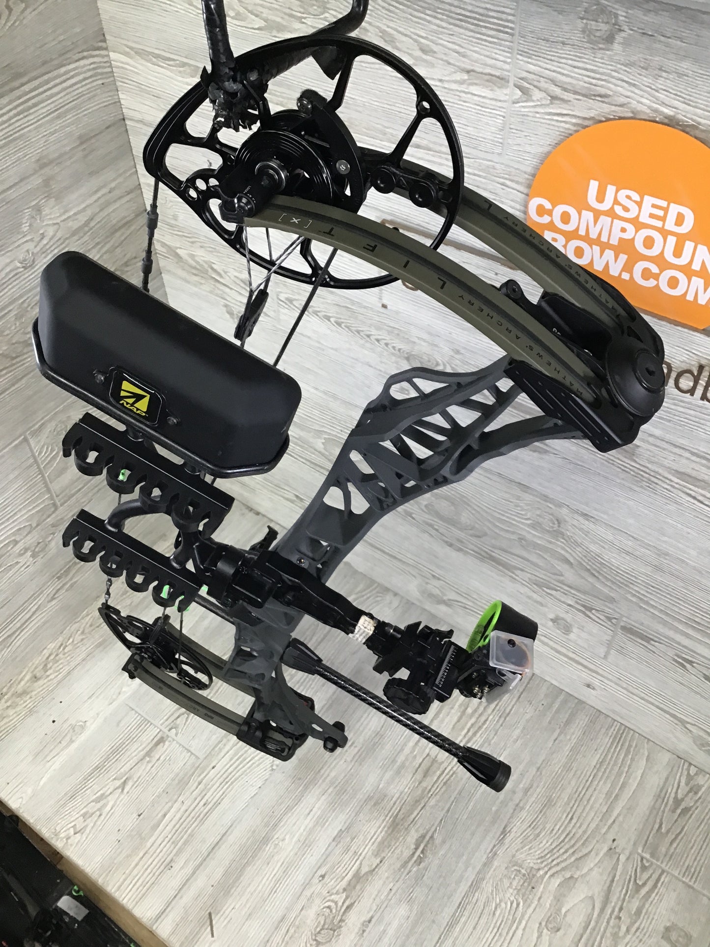 Used Mathews Lift X 29.5 Right Hand Shale Riser/ Ambush limbs 28/65# Package