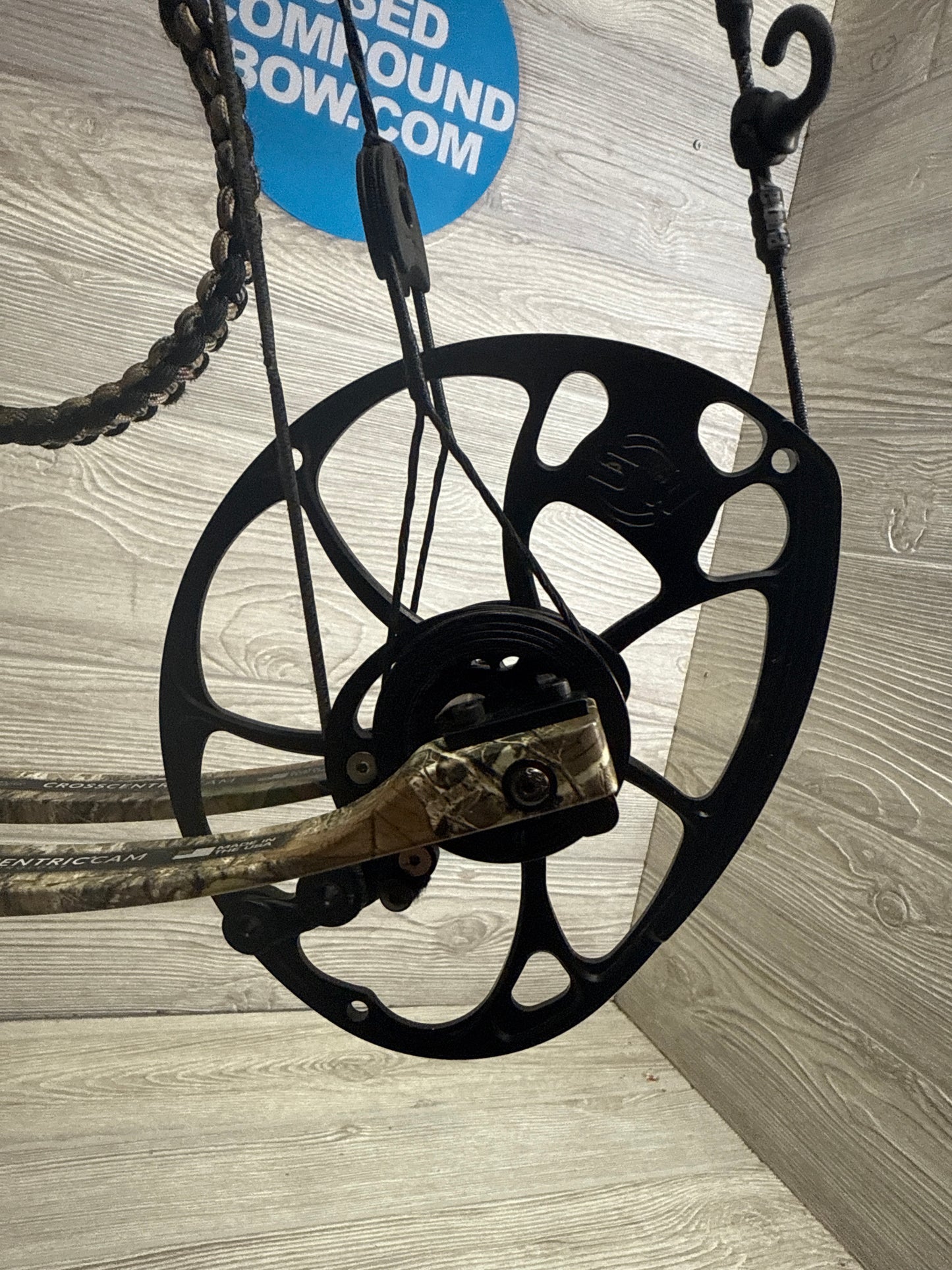 Used Mathews Vertix 30.5" 70lb Left Hand Realtree Edge LOADED Bow Pkg