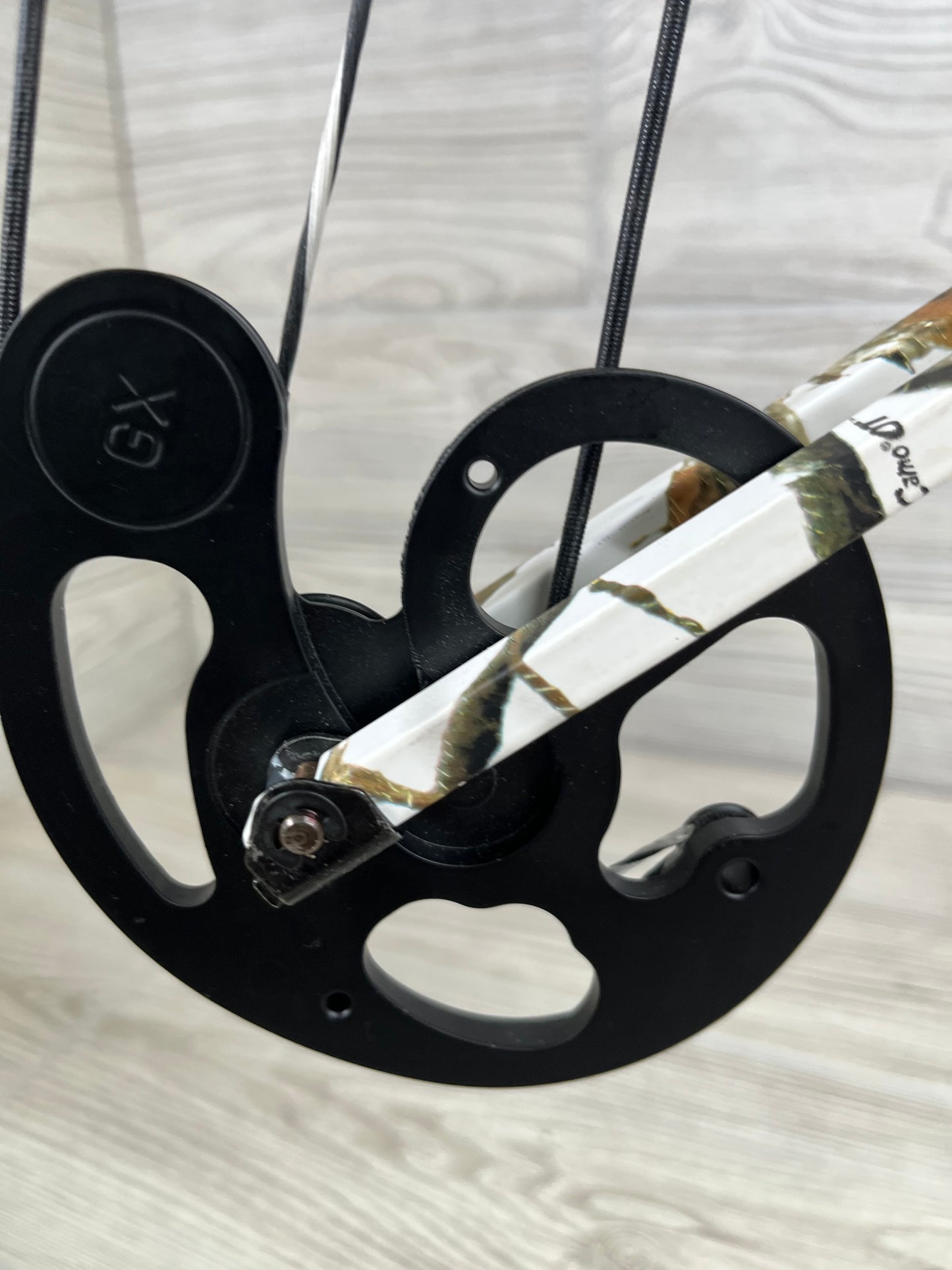 Genesis Left Handed bow Snow Camo
