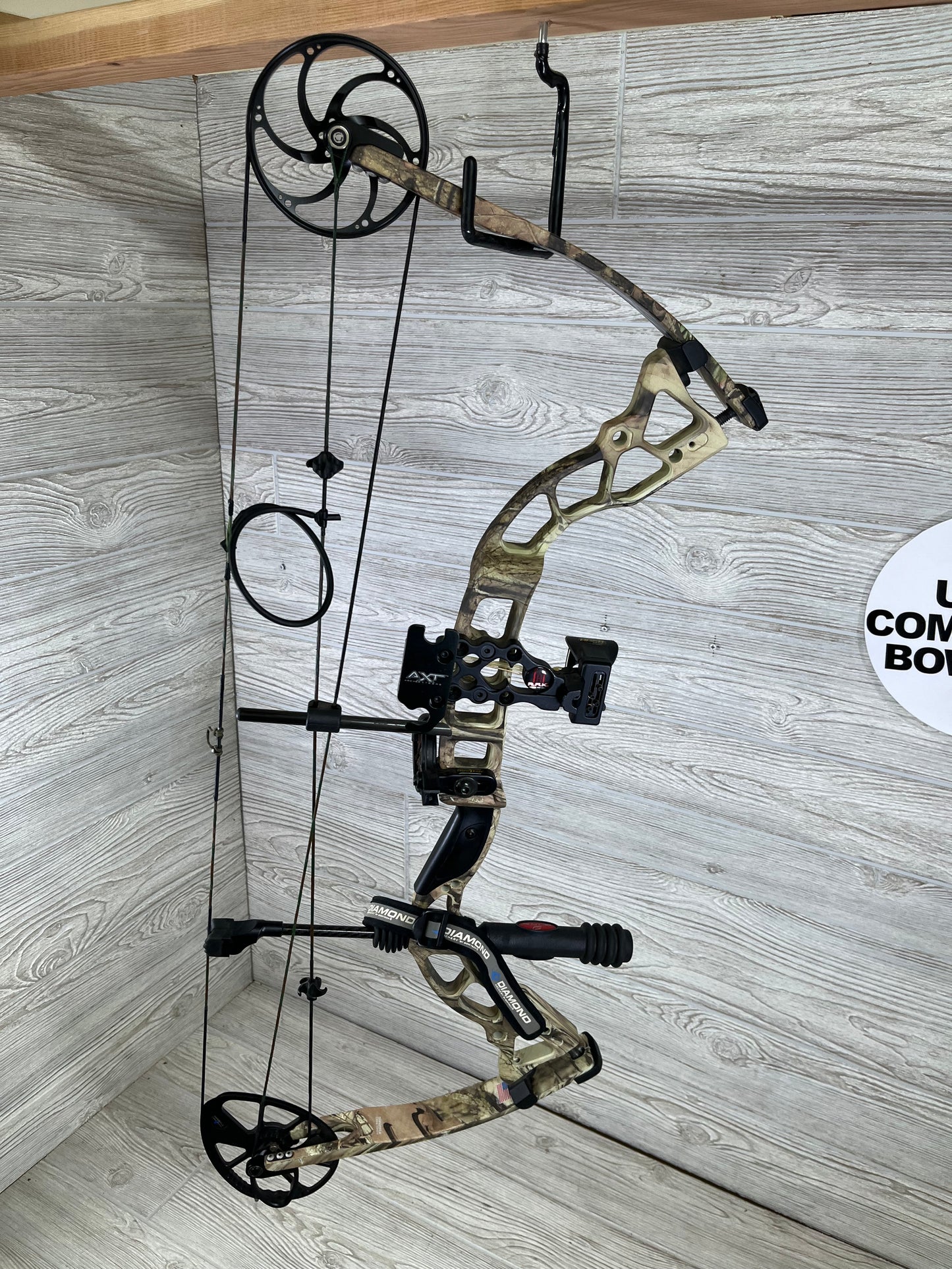 Diamond Outlaw Camo Right Handed Package 60-70#