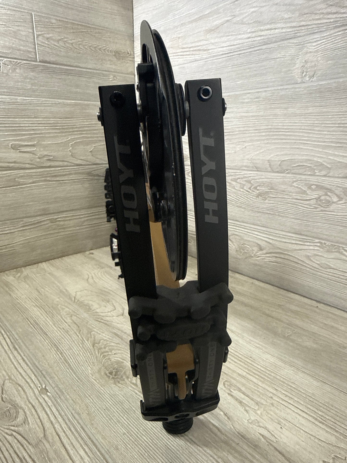 Hoyt VTM 31 Left Hand Burbon package