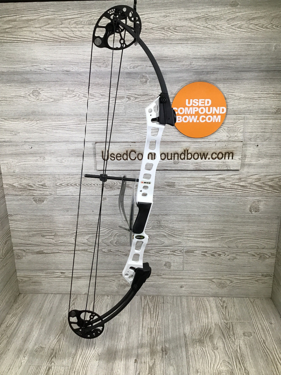 NEW Genesis X WON Left Handed White 70lb Max