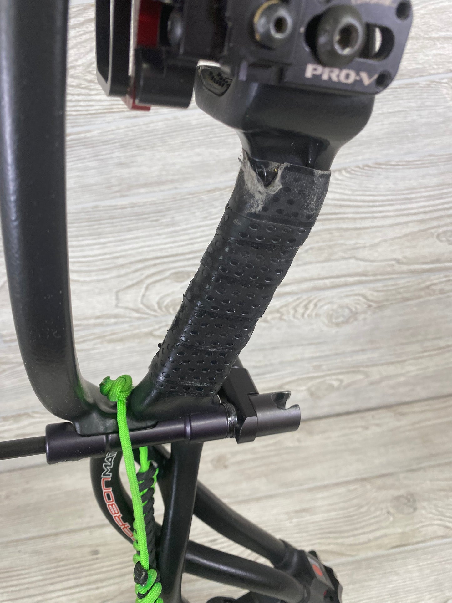 Used Hoyt Carbon Matrix #2 RKT 28.5" 60-70#