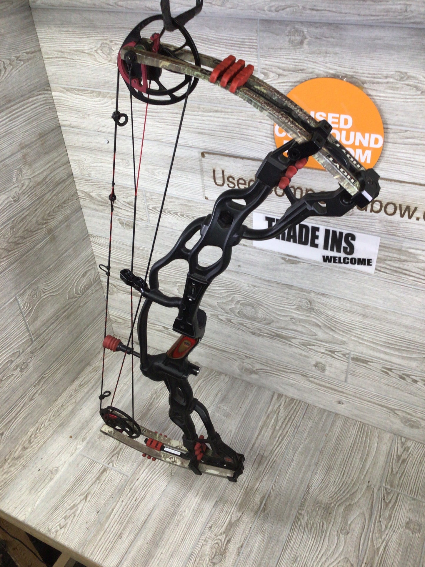 Hoyt Spyder Turbo Black/ Camo Limb Right Handed 70-80#