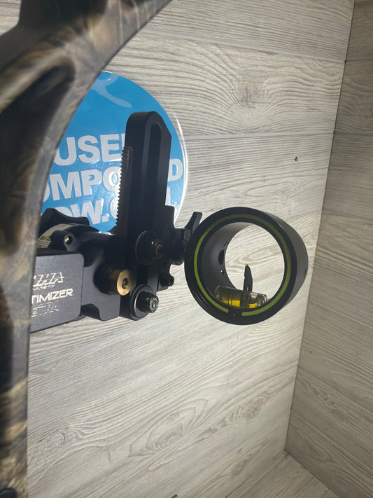 Used Bow tech Carbon Icon 28" 70lb Left Hand Camo Bow Pkg