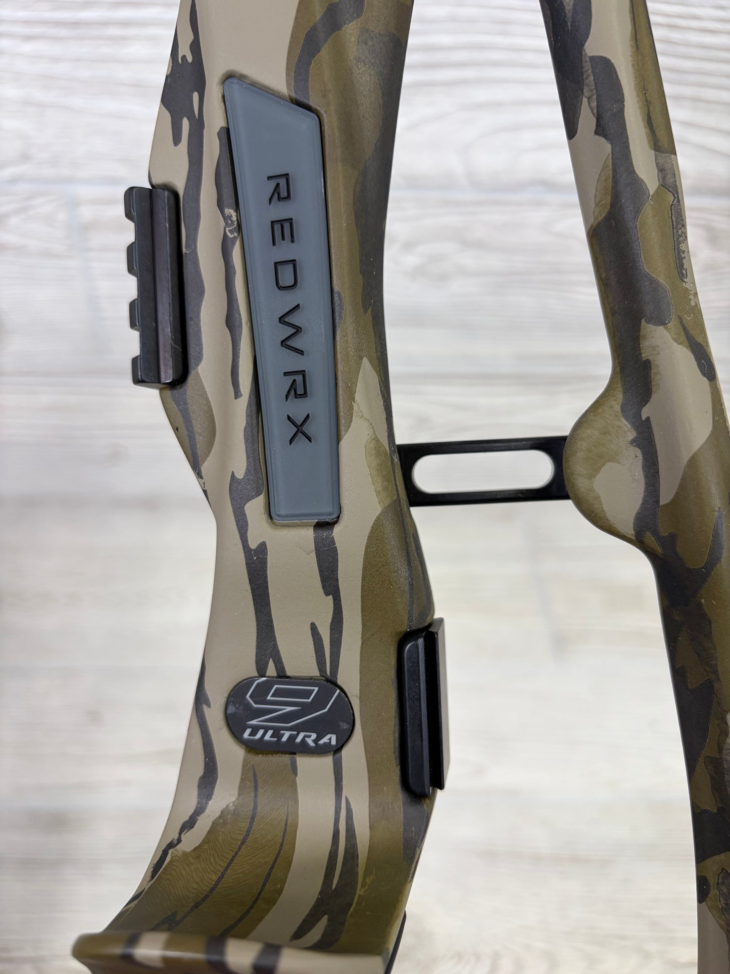 Hoyt RX-9 Ultra Right Handed 60-70# 29" Bottomlands