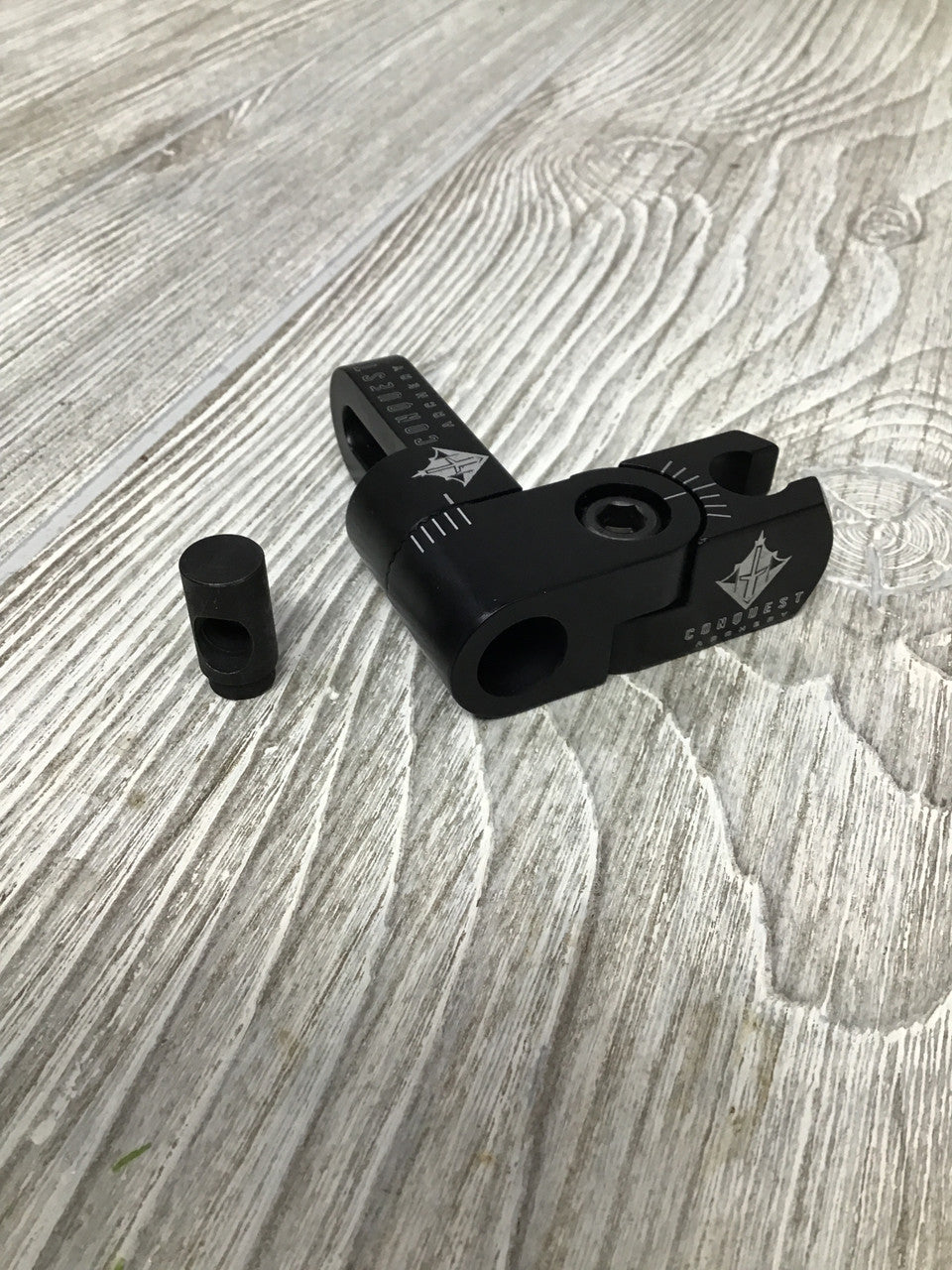 Used Conquest MOAB Offset Bracket V-Lock Right Hand