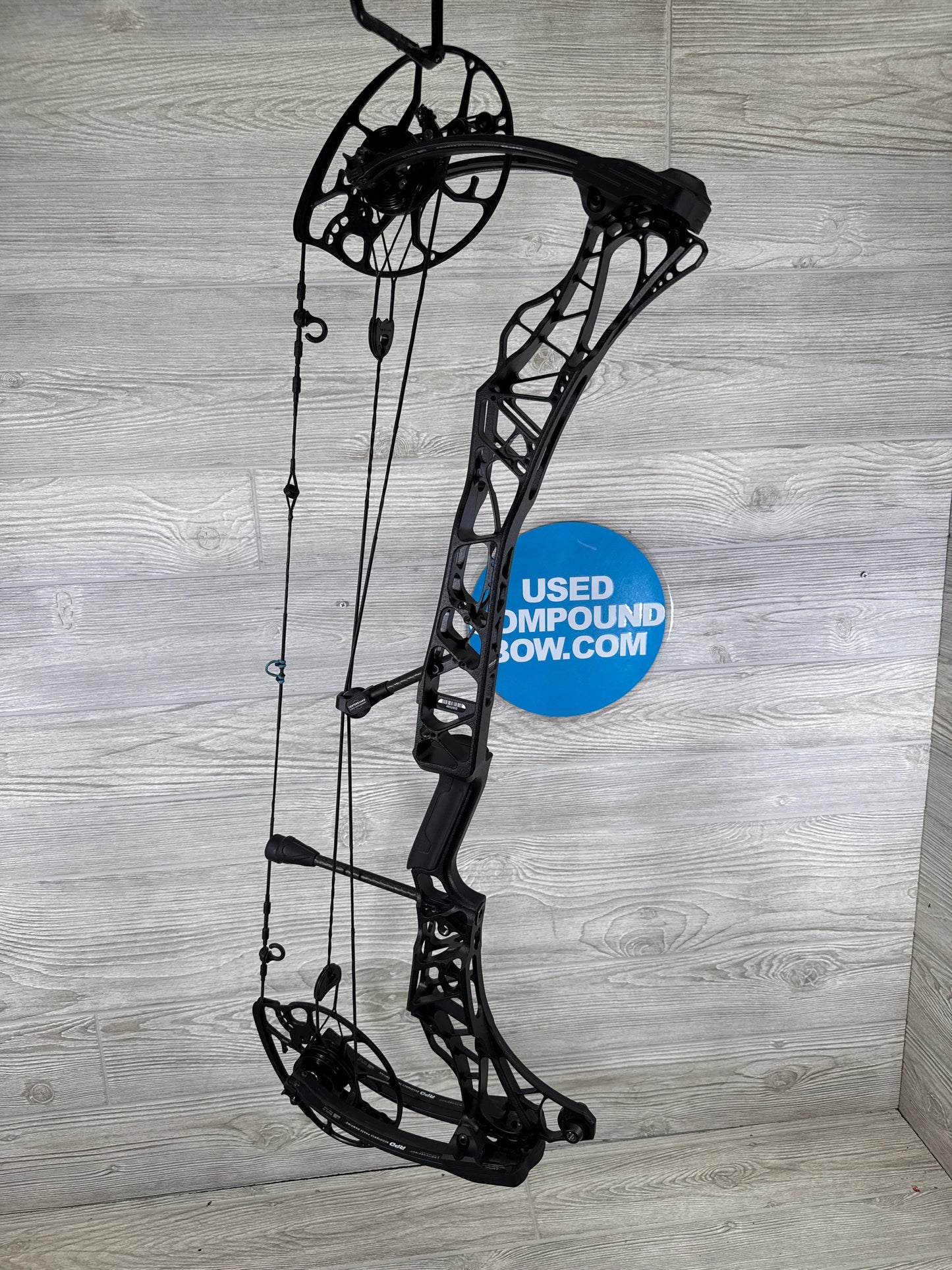 Used Mathews Lift 29.5 Right Handed Black Bow