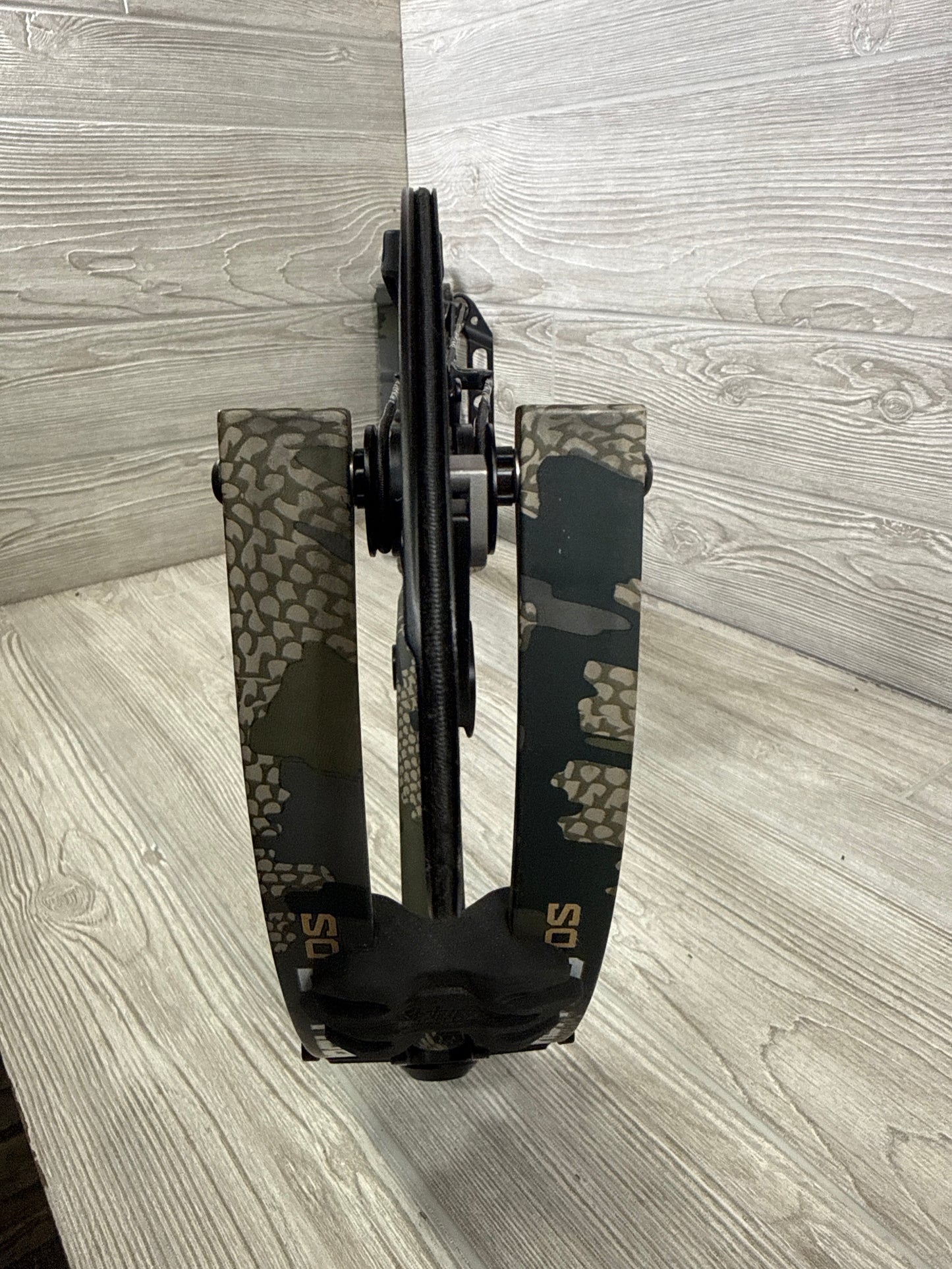 Used PSE Mach 33 Right Hand DS 70lb KuiuVerde 2.0 Bow w/ Gas SystmX Strings