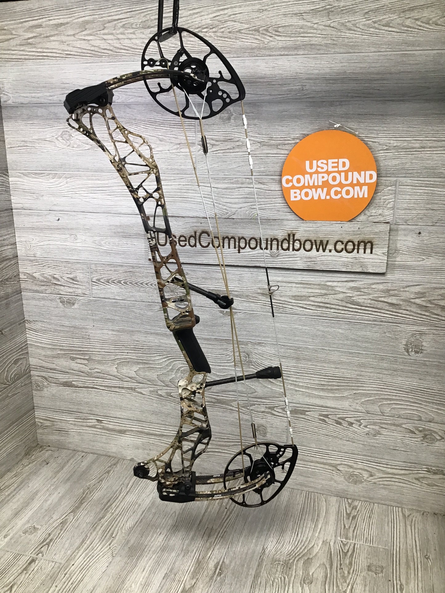 Used Mathews Lift 29.5 Left Handed Subalpine 29/70