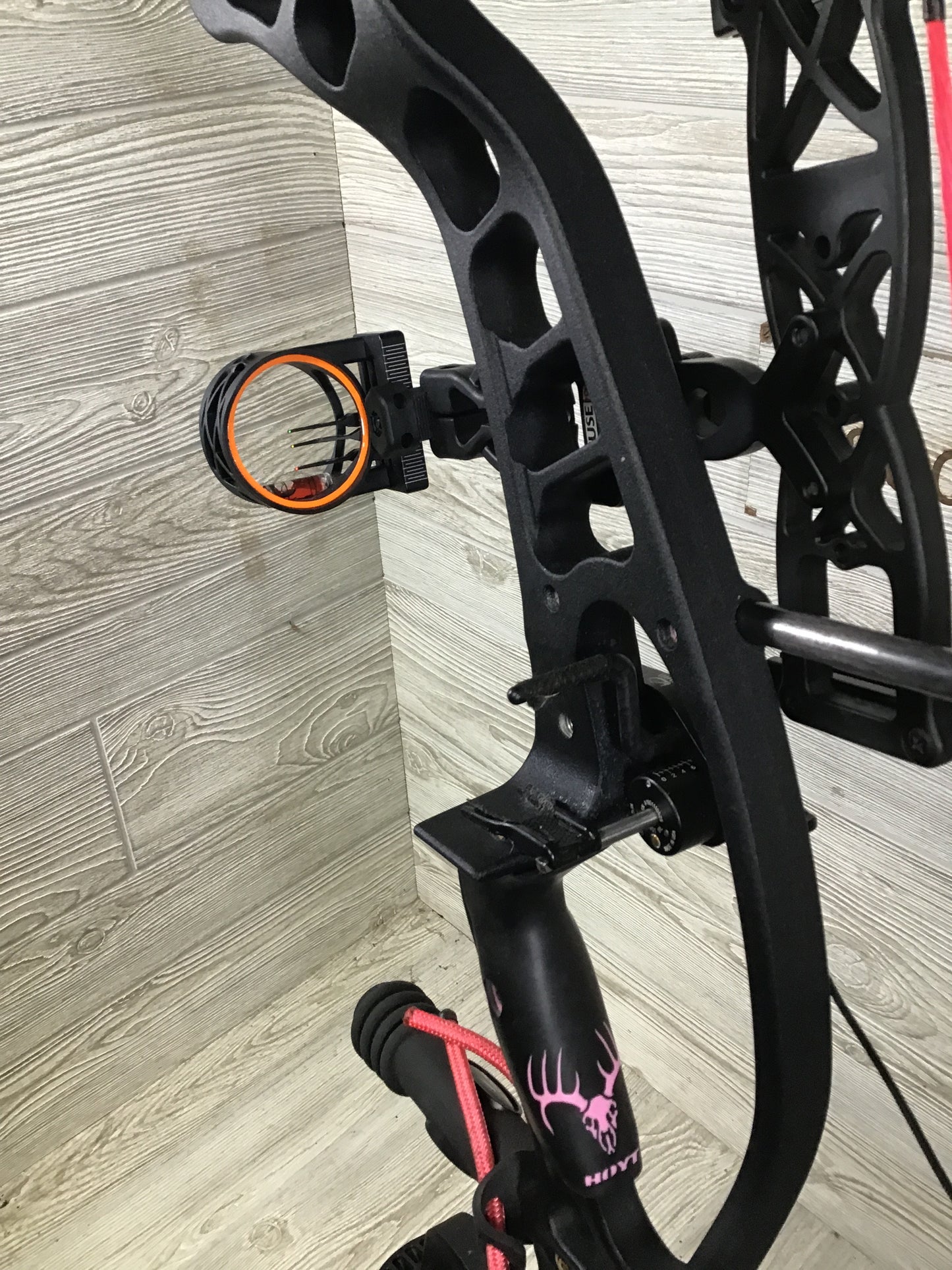 Used Hoyt Ignite Limited/Collectors Edition Vicxen RH RTH Package