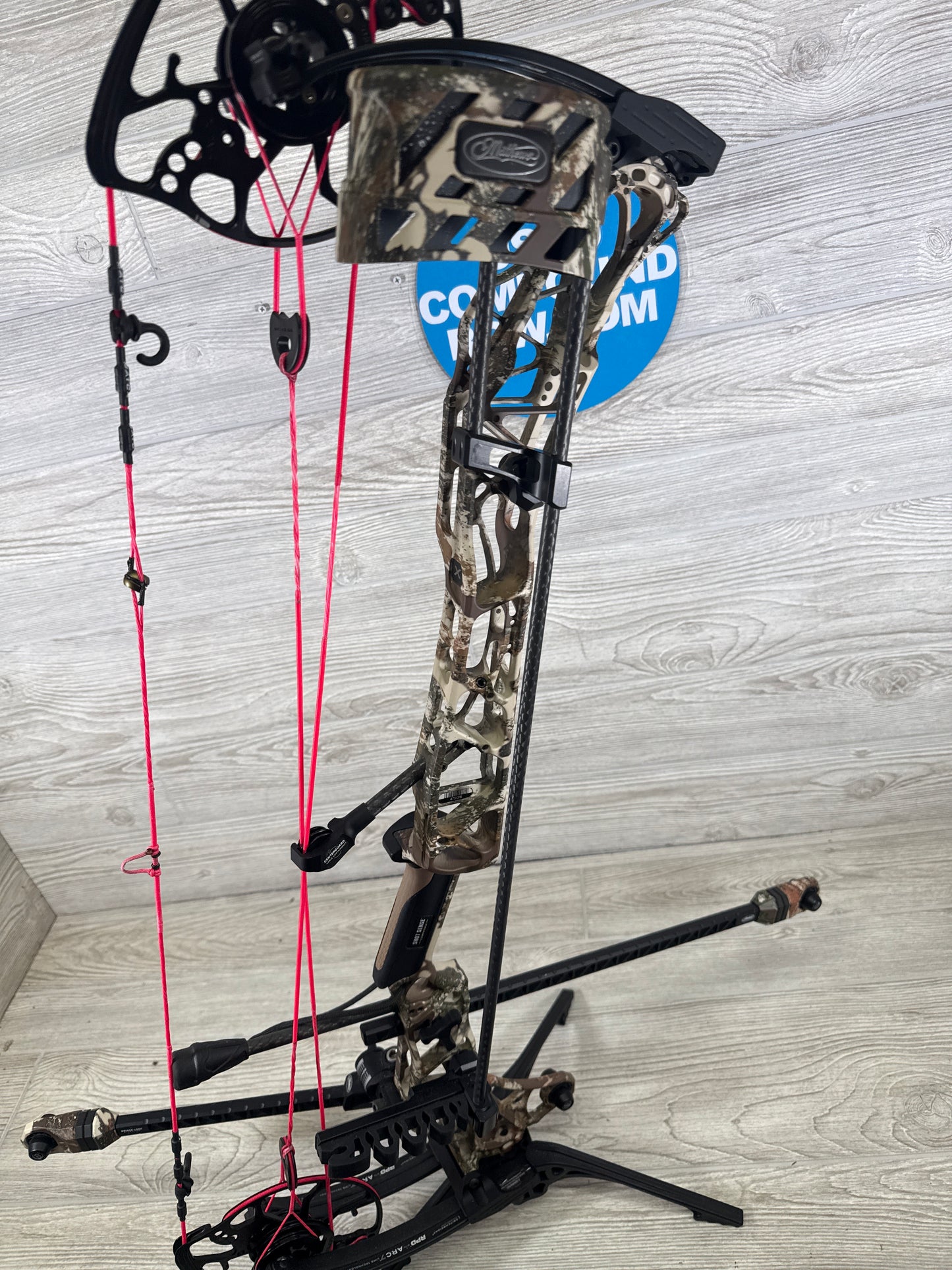 Used Mathews Lift X 29.5 Right Handed First Lite riser black limbs package