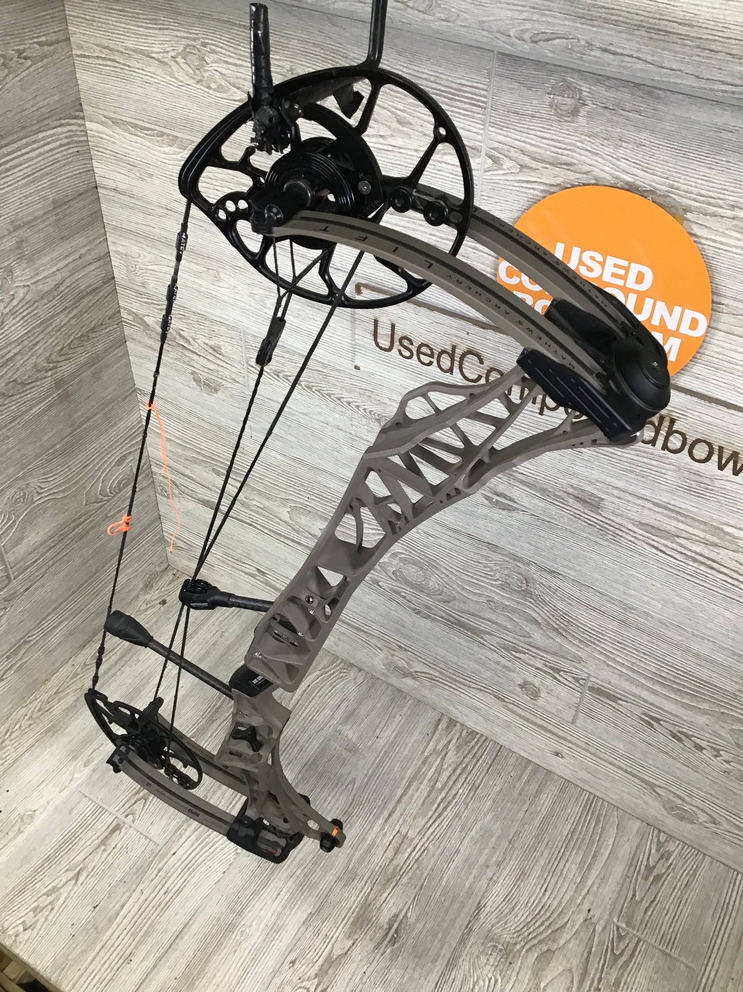 Mathews Lift 29.5 Right Handed Granite 26/55#